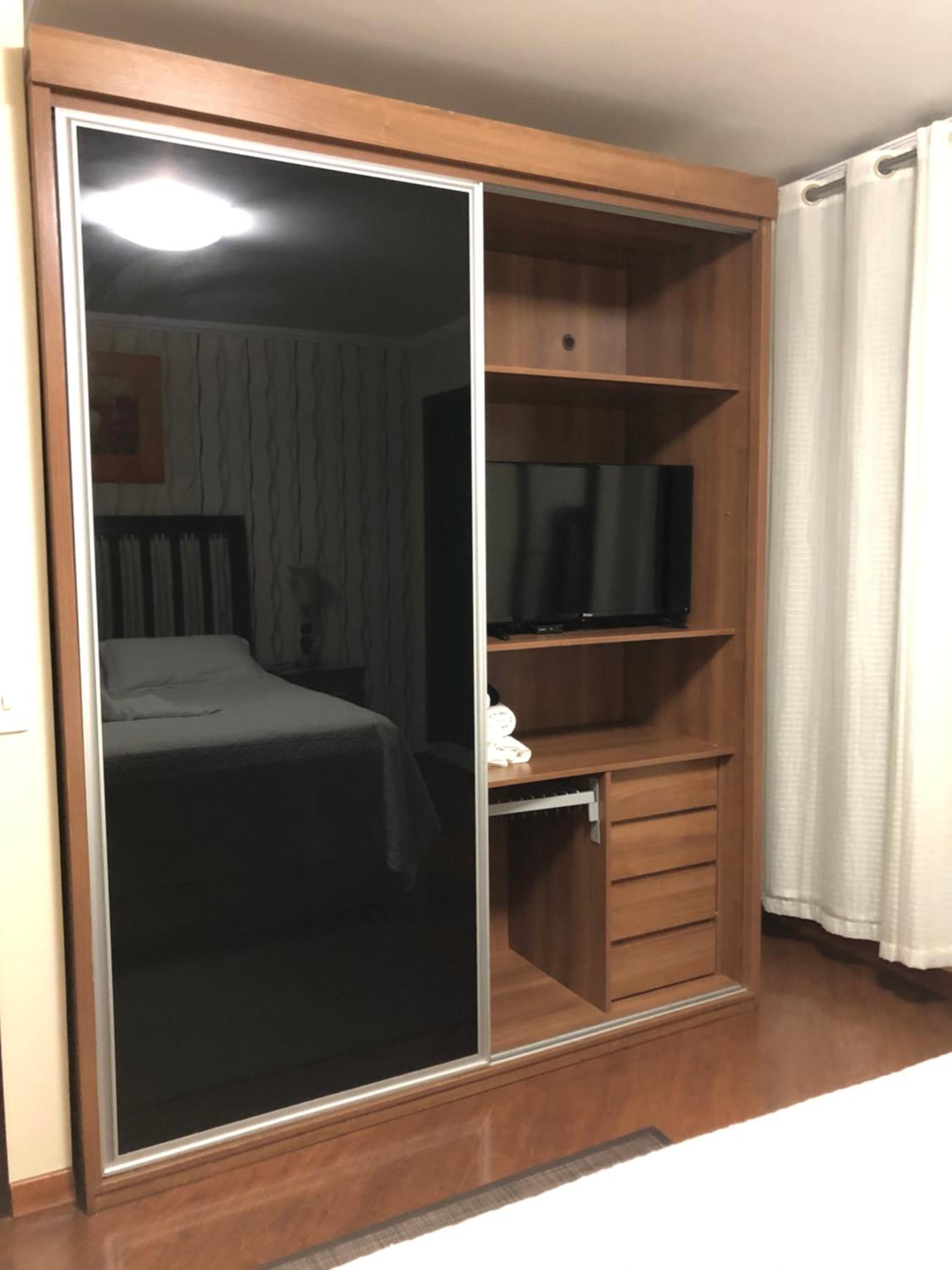 King Suite with Balcony - Photo 7