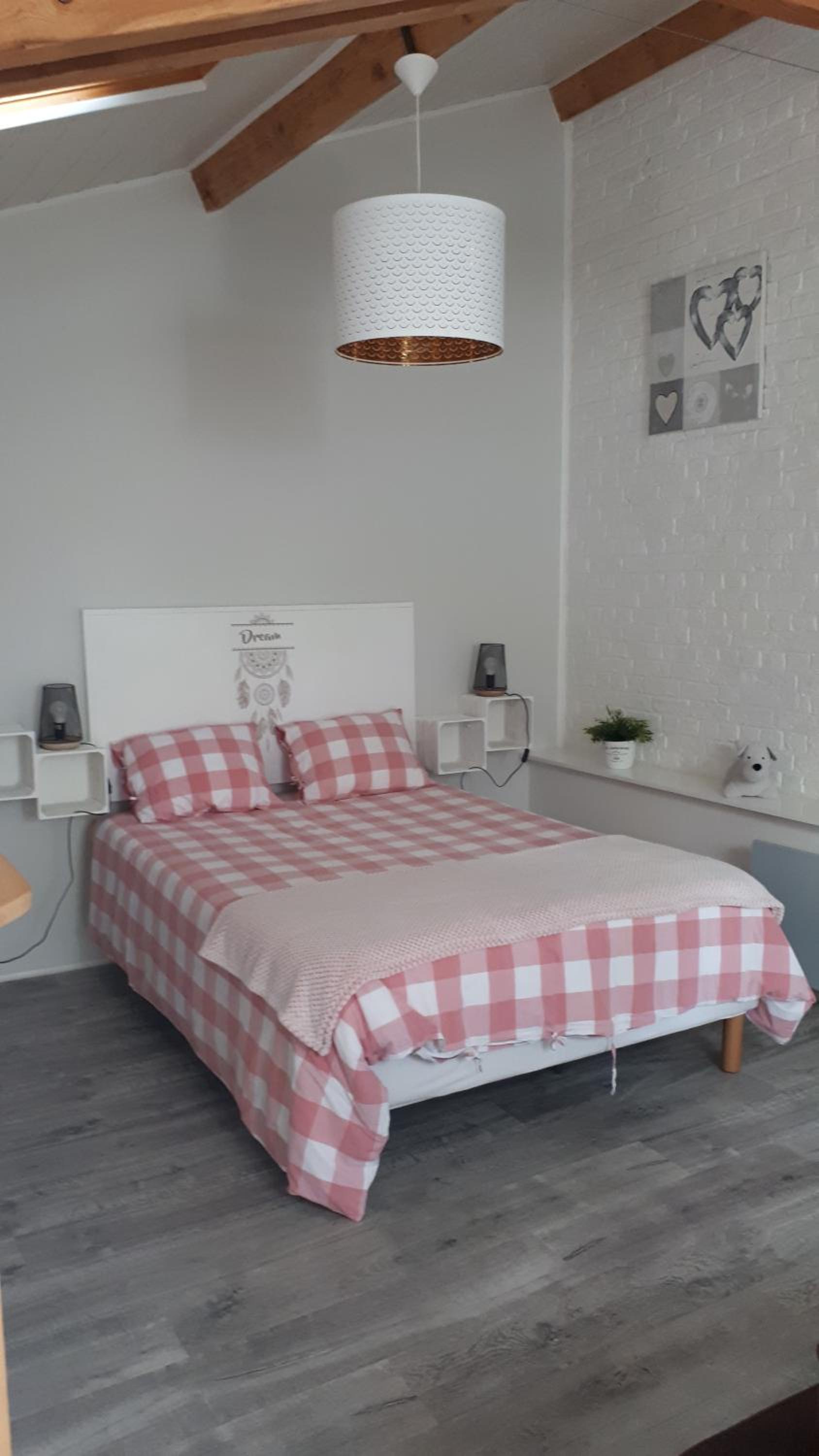 Studio Apartment - Photo 1