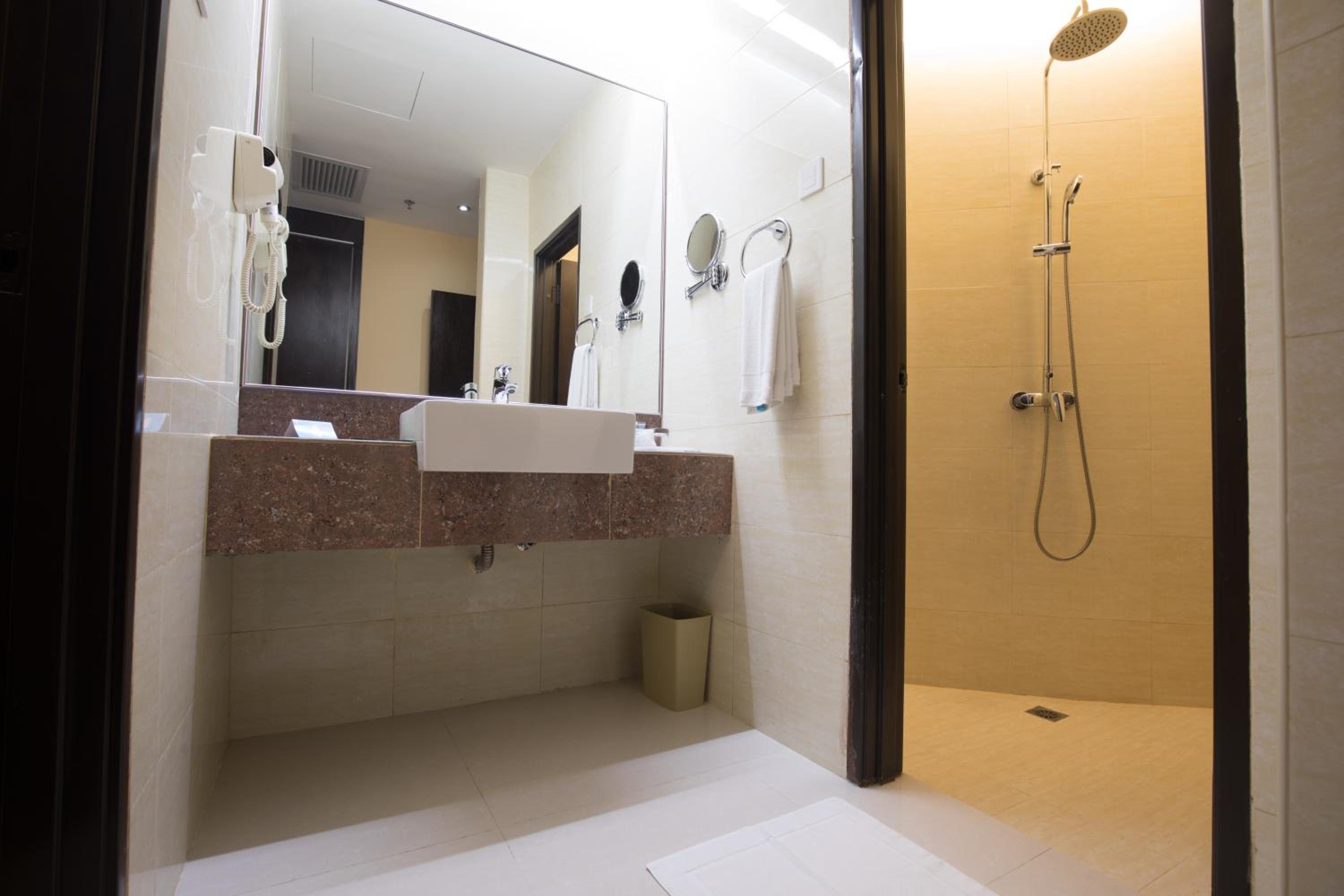 Triple Room with Pool Access photo 3