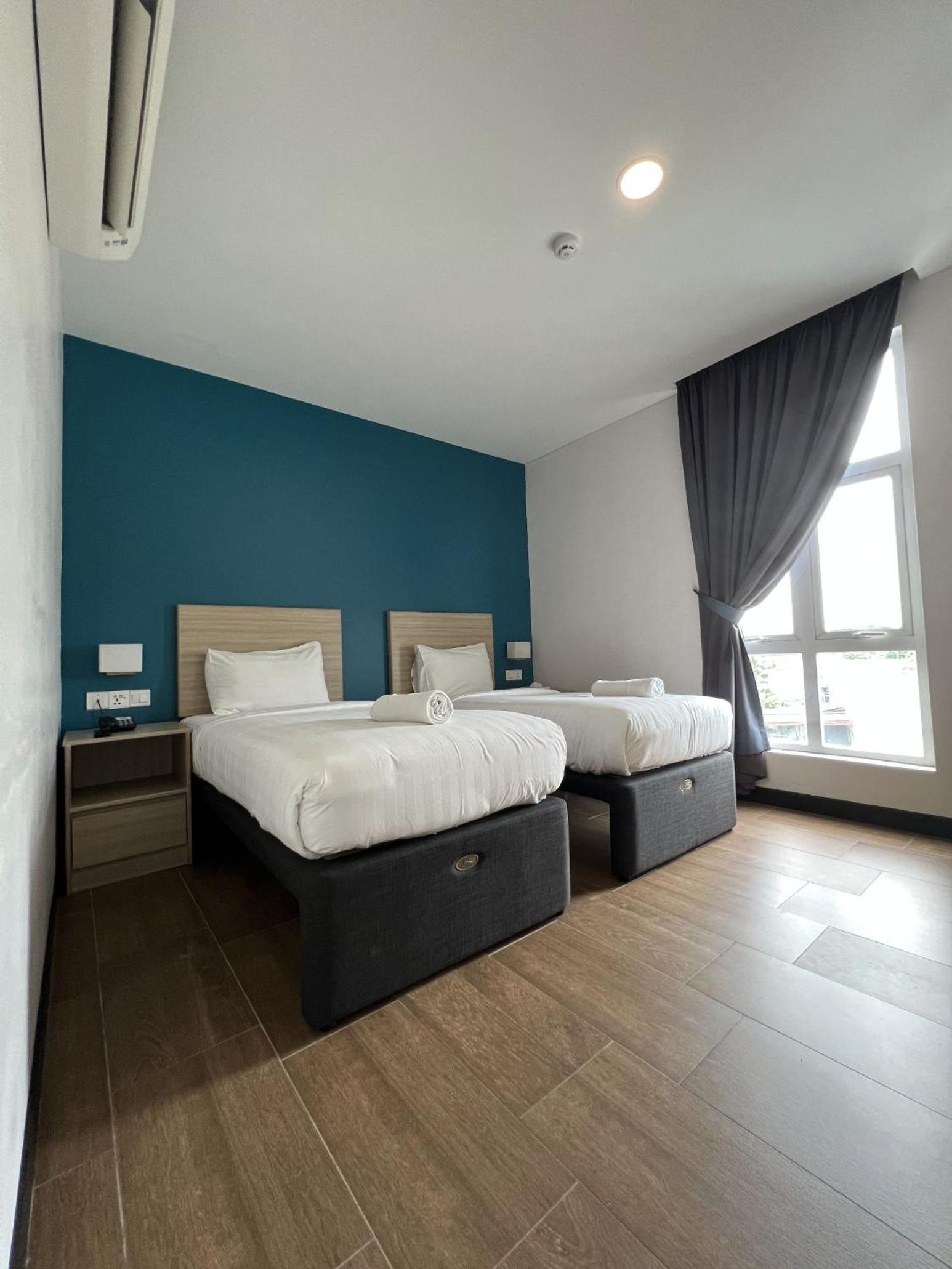 Deluxe Twin Single Room - Photo 13