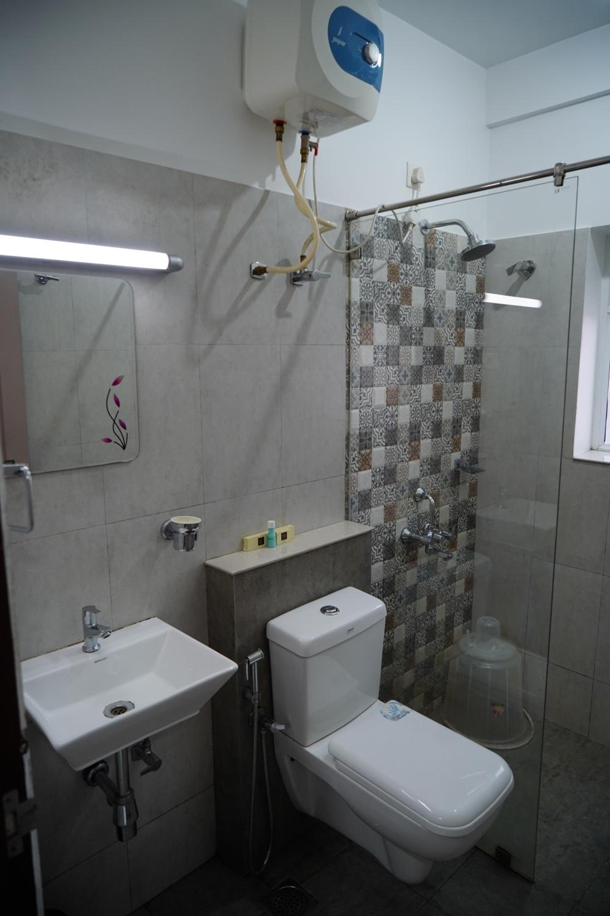 Standard Double Room with Fan - Photo 7