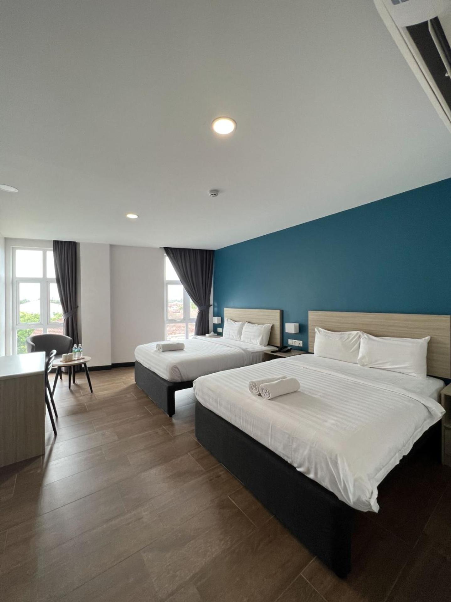 Deluxe Double or Twin Room - Photo 13