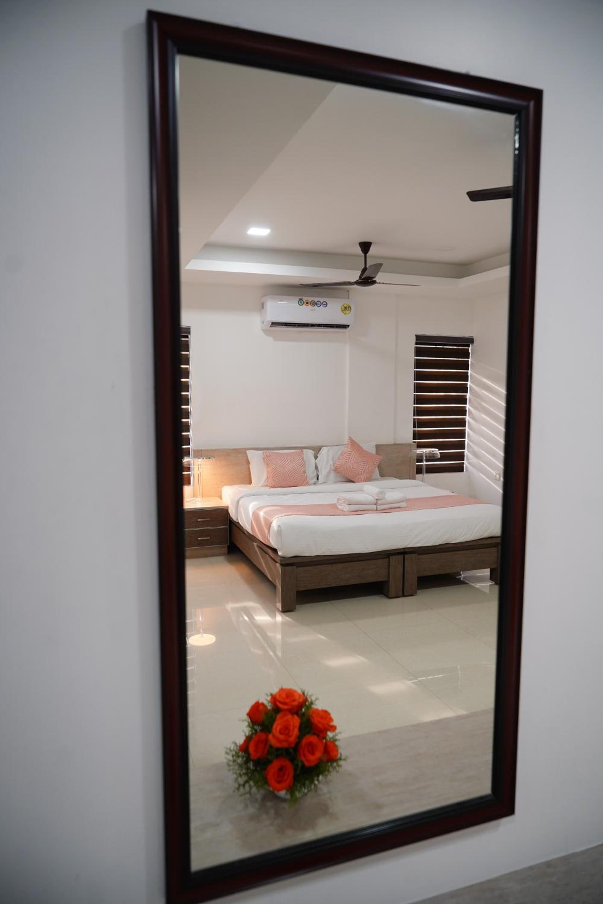 Superior King Room - Photo 6