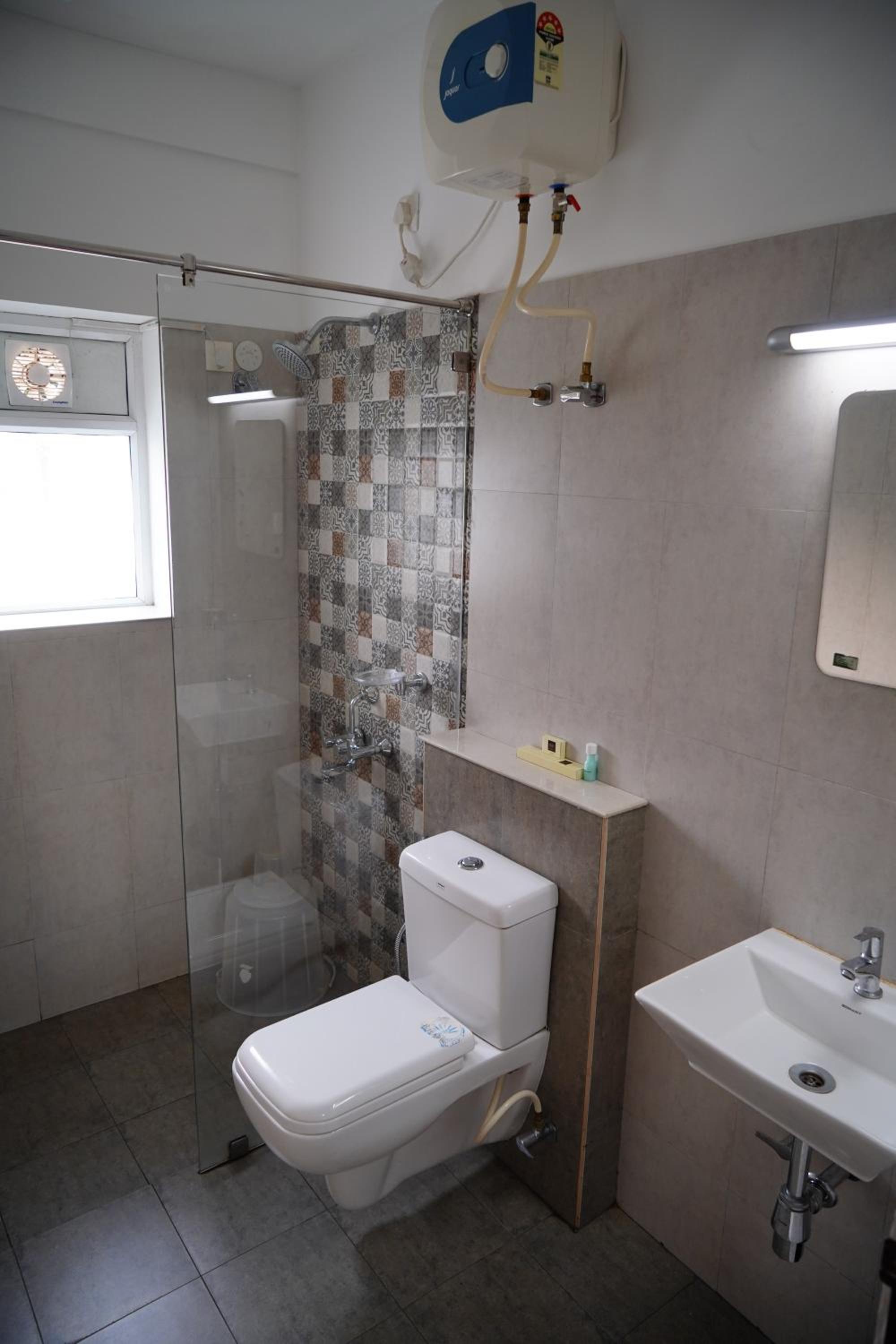 Superior King Room - Photo 22