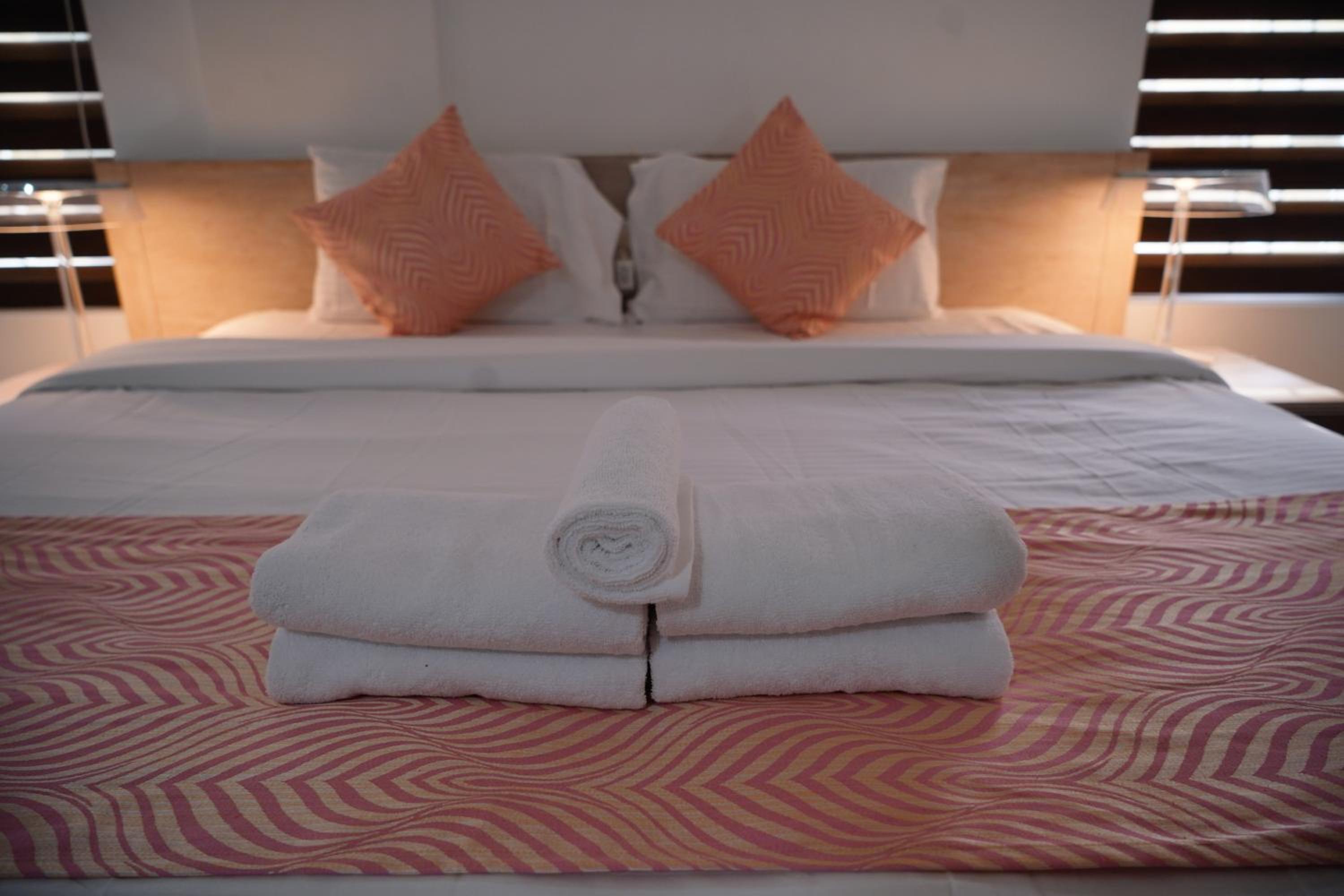 Superior King Room - Photo 9