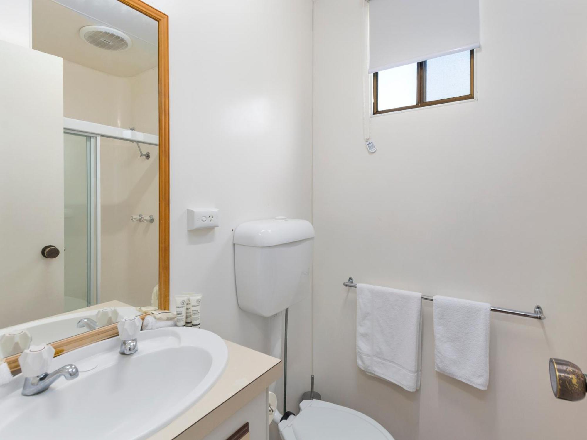 Economy Two-Bedroom Cabin - Not Pet Friendly photo 3