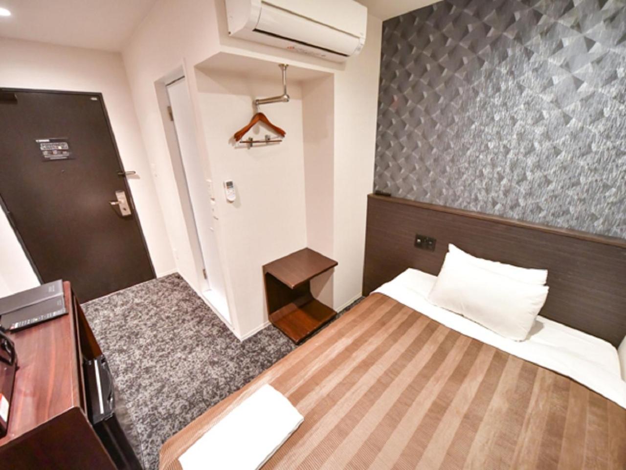 Double Room with Small Double Bed - Non-Smoking - Photo 4