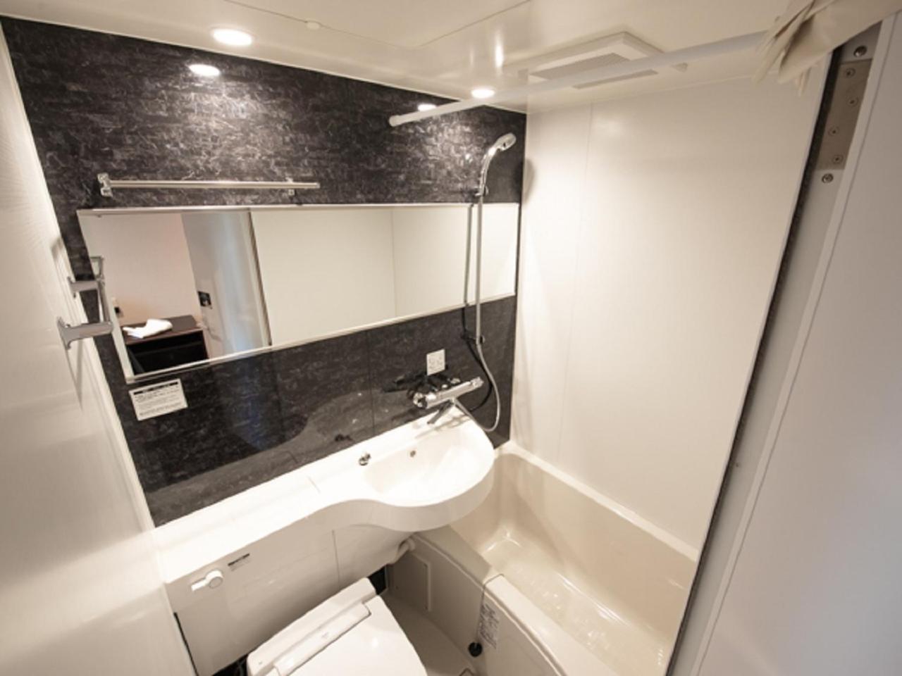Double Room with Small Double Bed - Non-Smoking - Photo 3