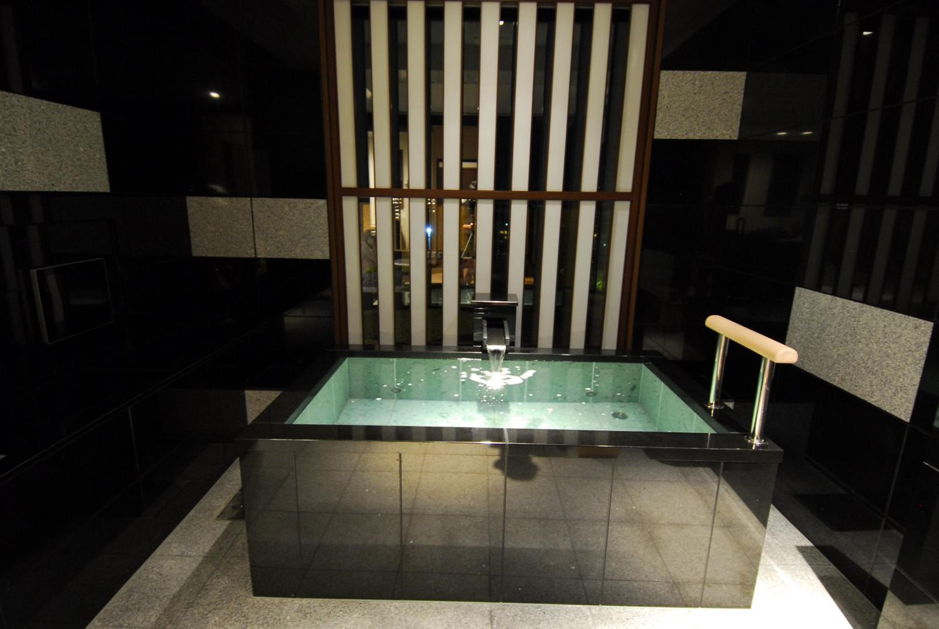 Deluxe Twin Room with Tatami Area and Hot Spring Bath - Non-Smoking 203, photo 6
