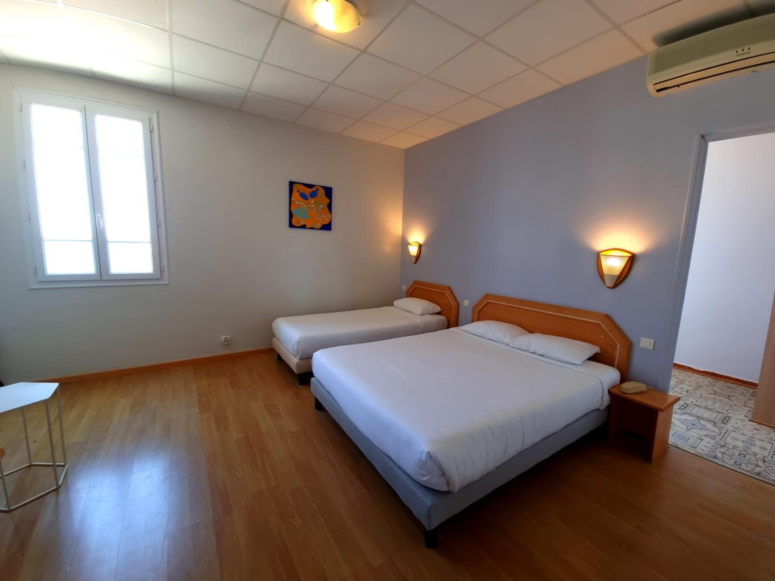 Comfort Quadruple Room - Photo 8