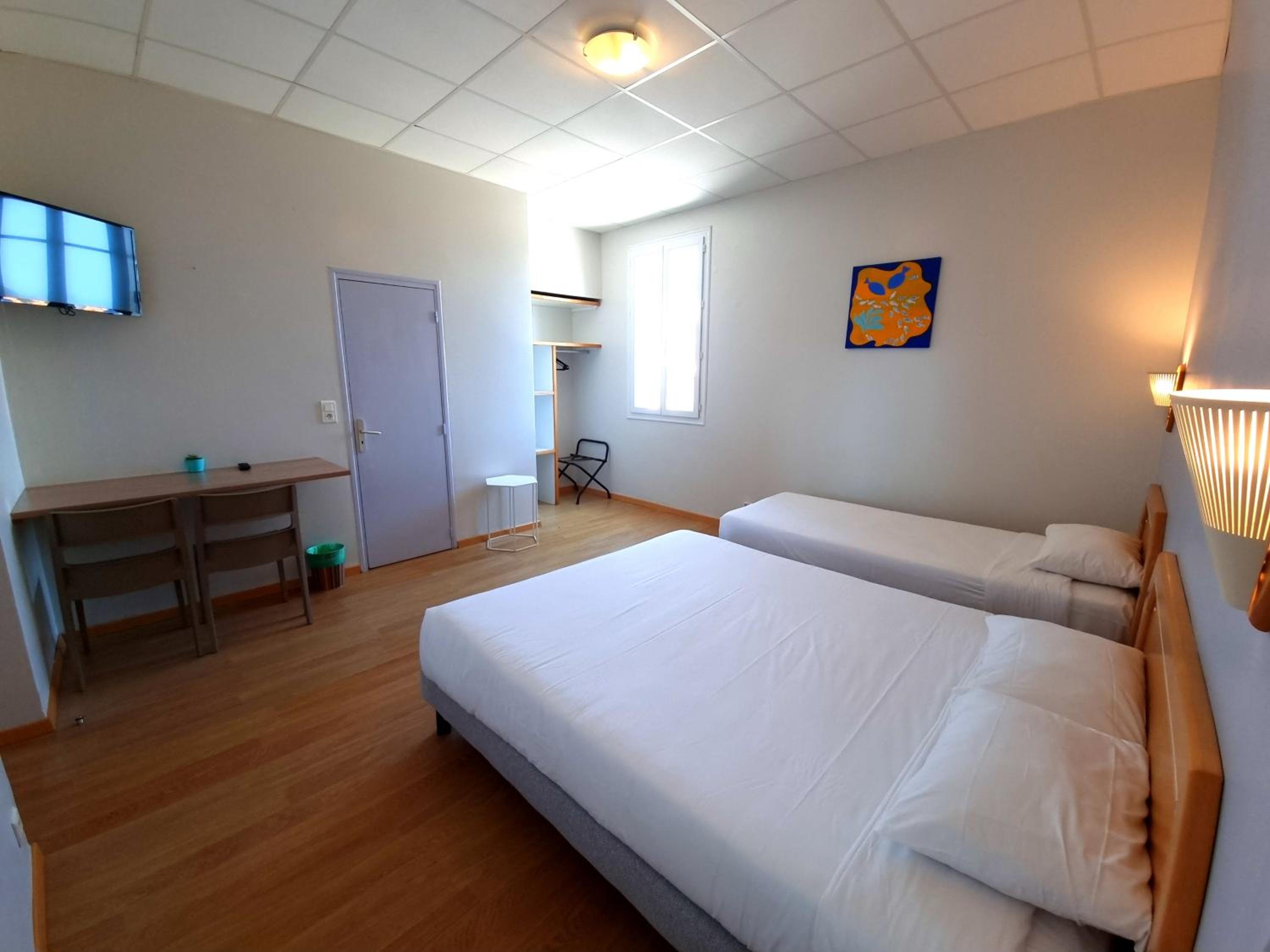 Comfort Quadruple Room - Photo 7