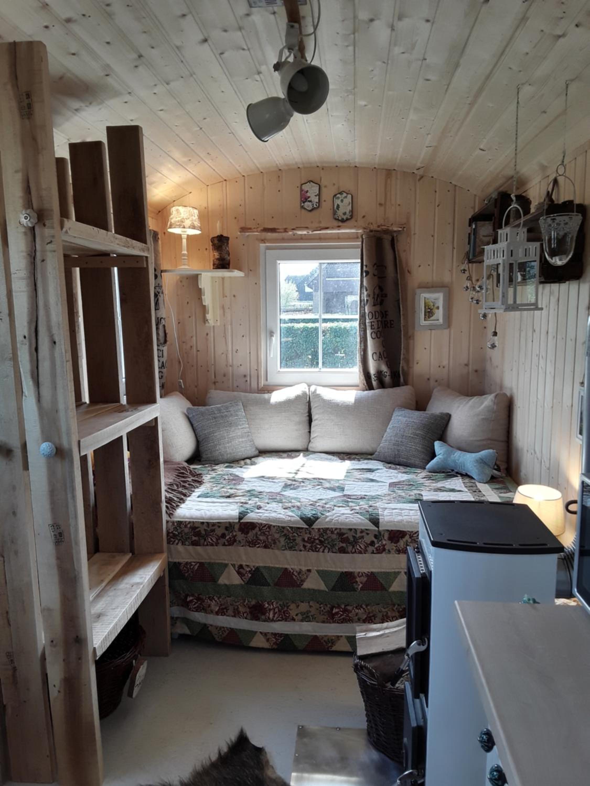 One-Bedroom House photo 2