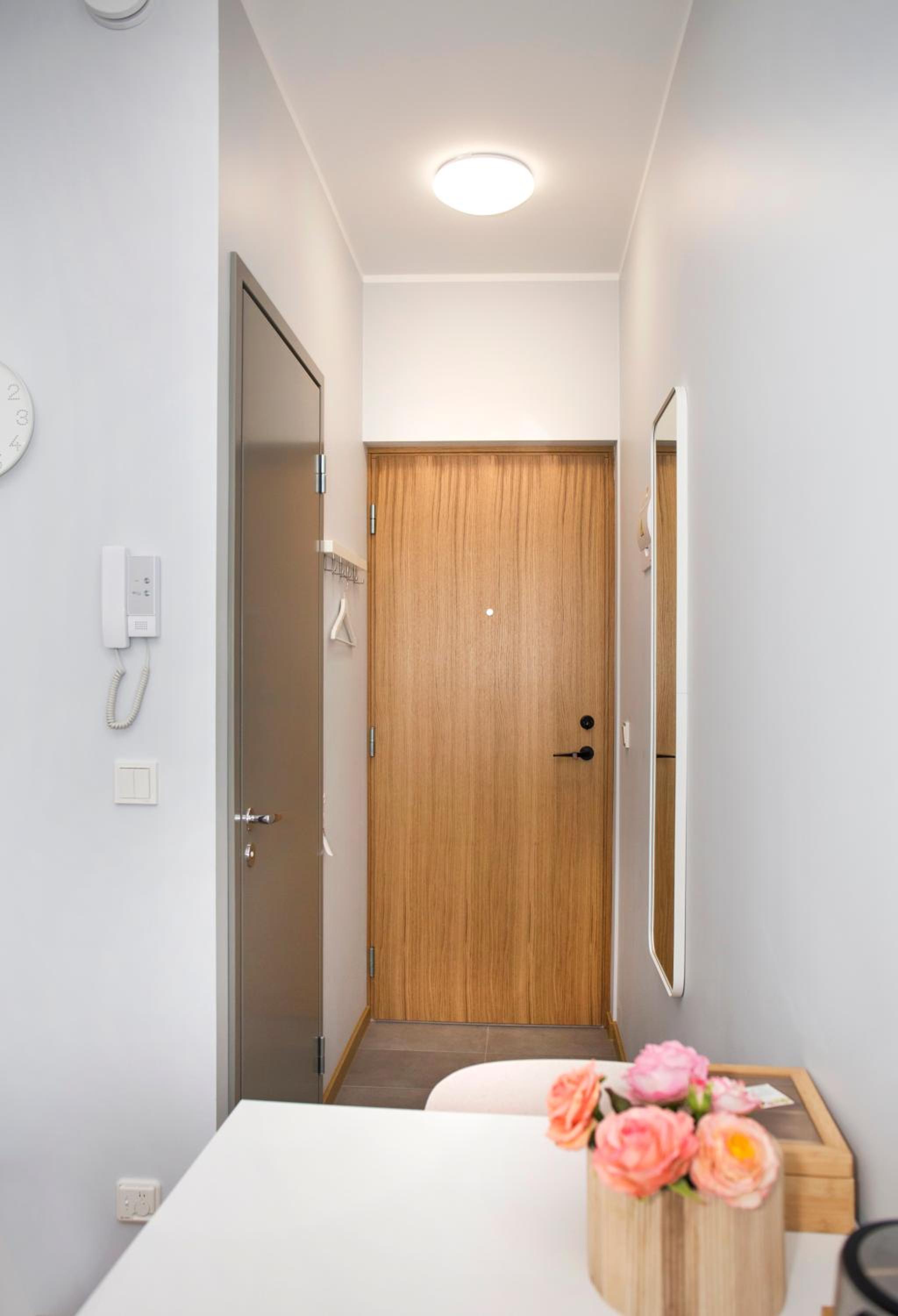 One-Bedroom Apartment - Photo 6