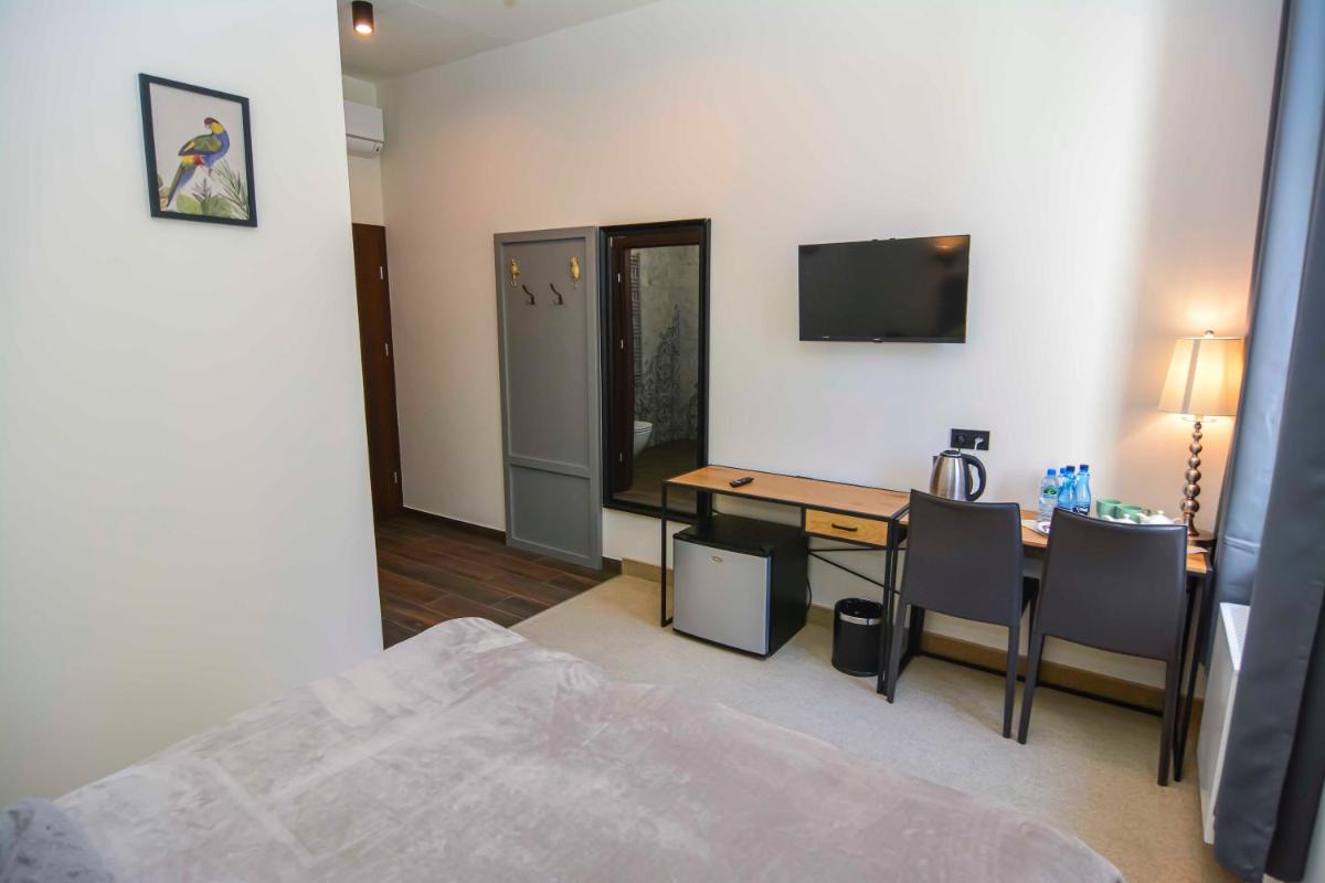 Double or Twin Room - Photo 15