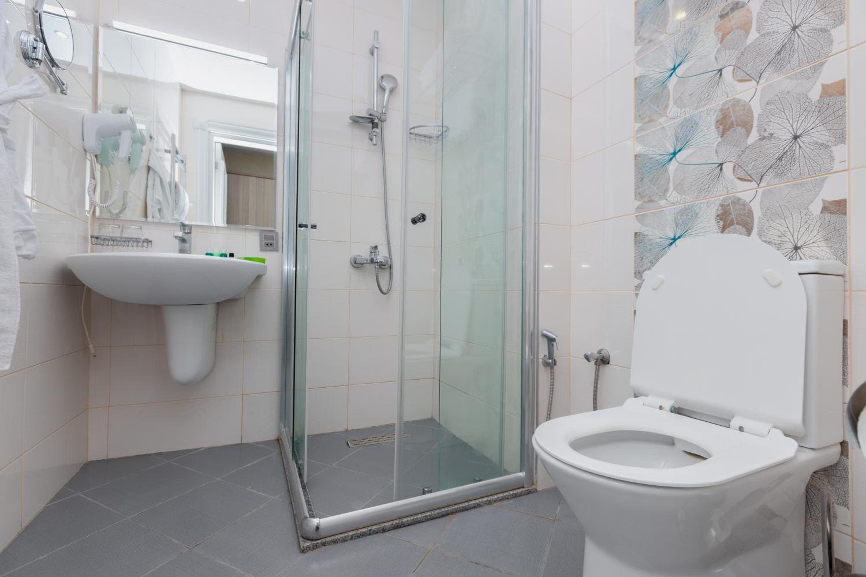 Budget Double or Twin Room - Photo 8