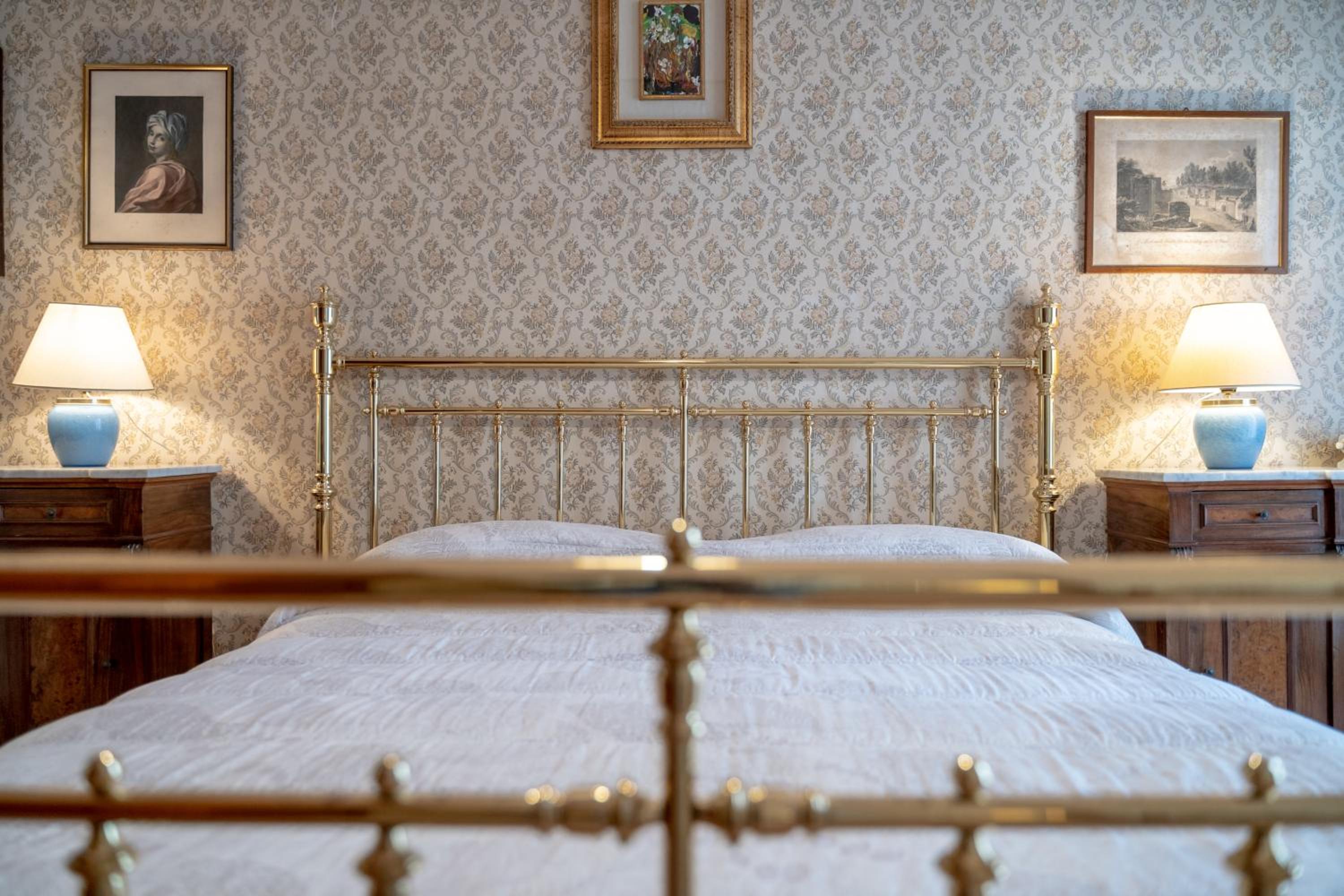 Double Room with Balcony - Photo 4