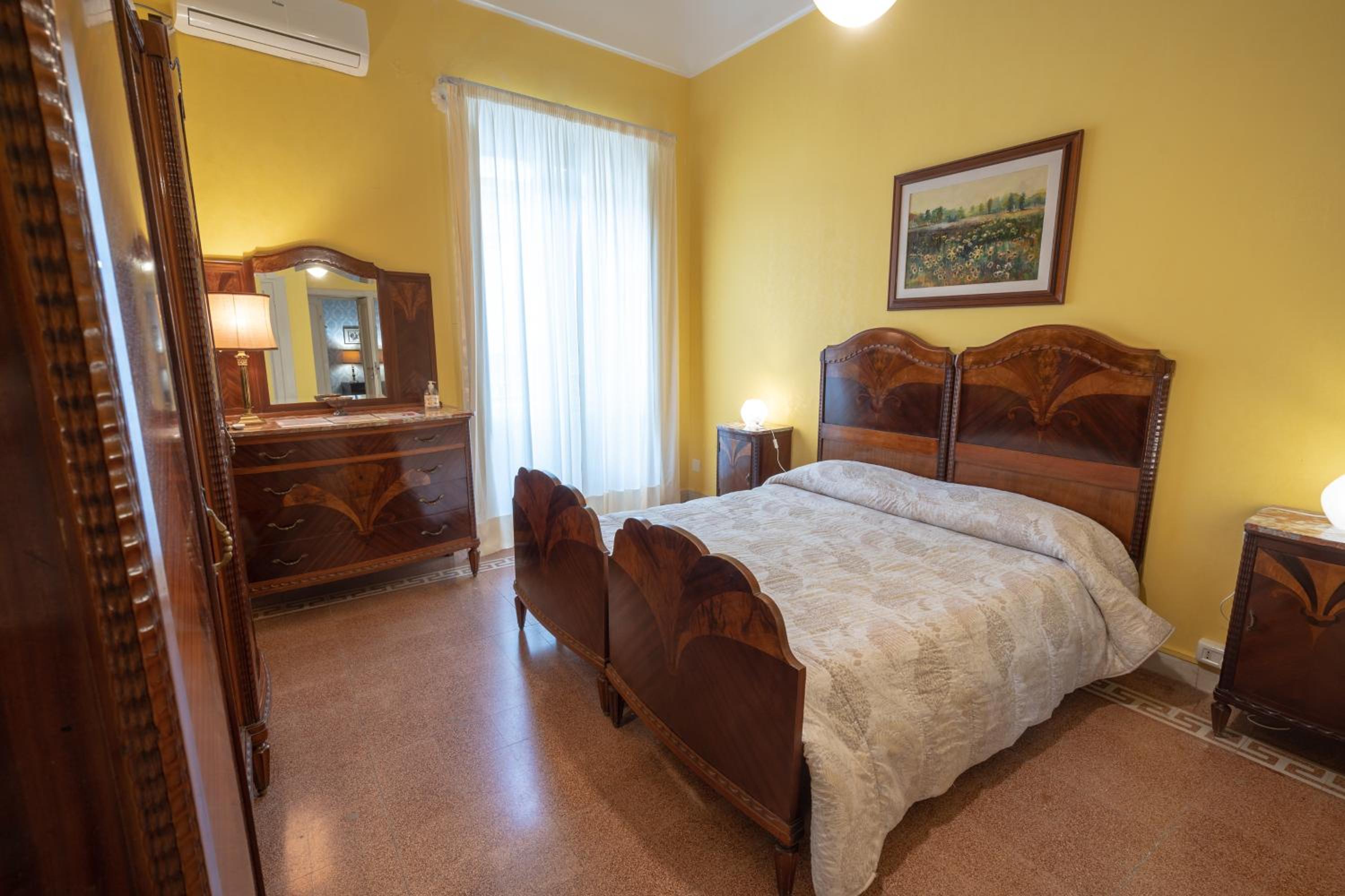 Large Double or Twin Room - Photo 1