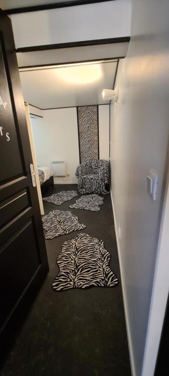 Suite with Private Hot Tub - Photo 13
