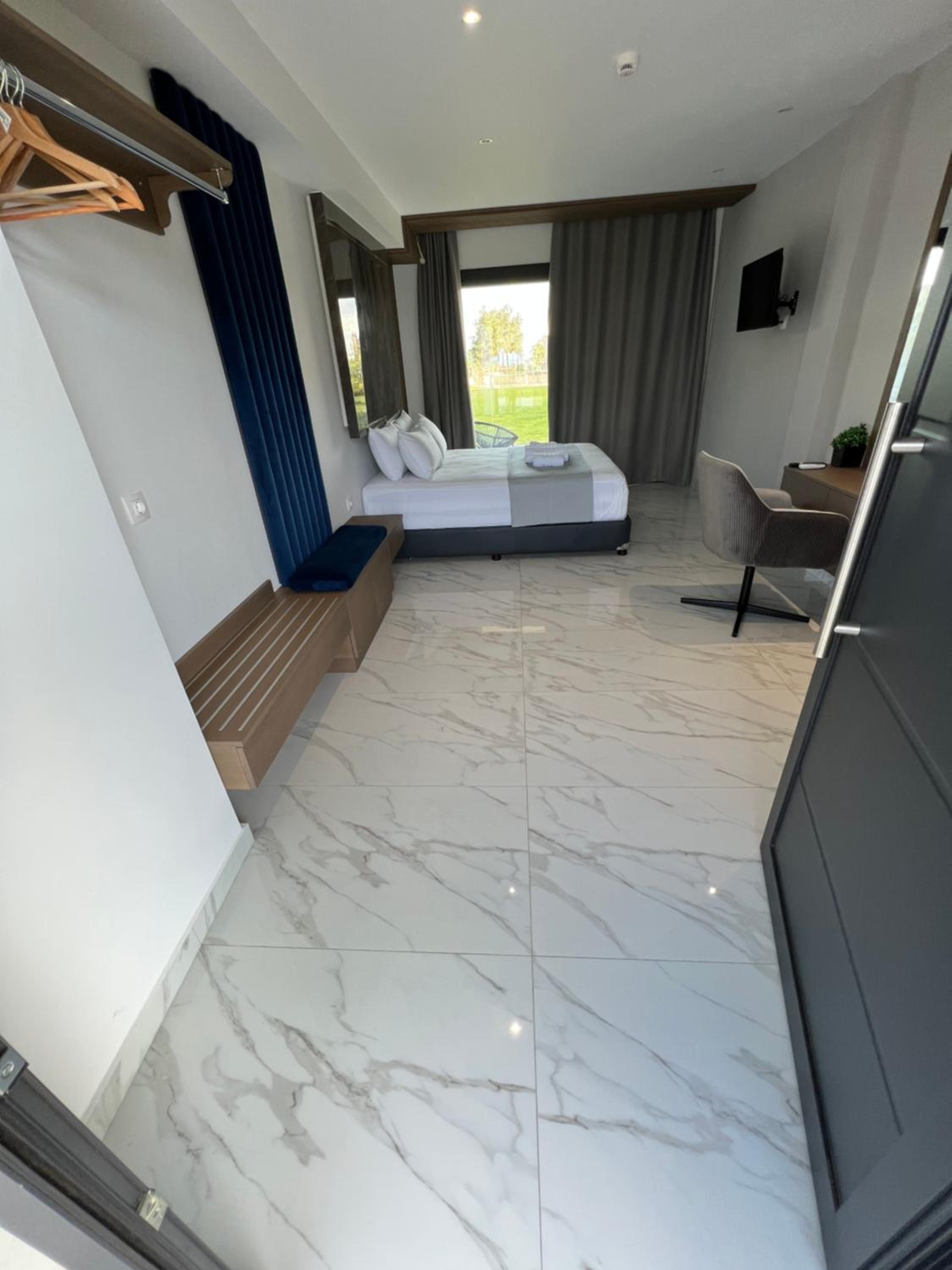 Deluxe Double Room with Balcony and Sea View photo 1