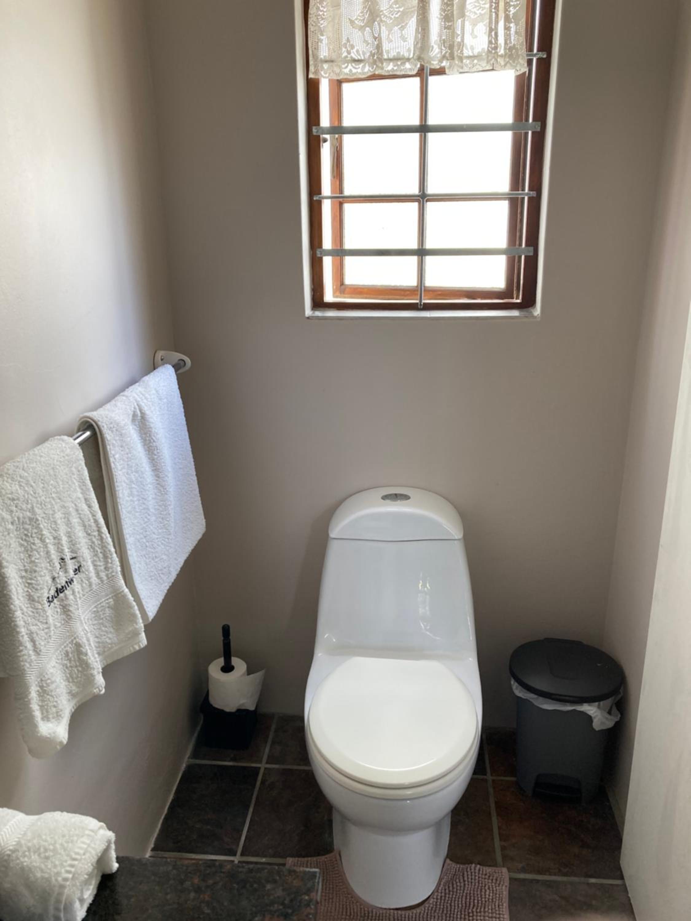 Deluxe Double Room (2 Adults + 1 Child) - Photo 3