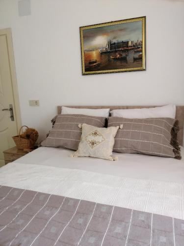Two-Bedroom House photo 2