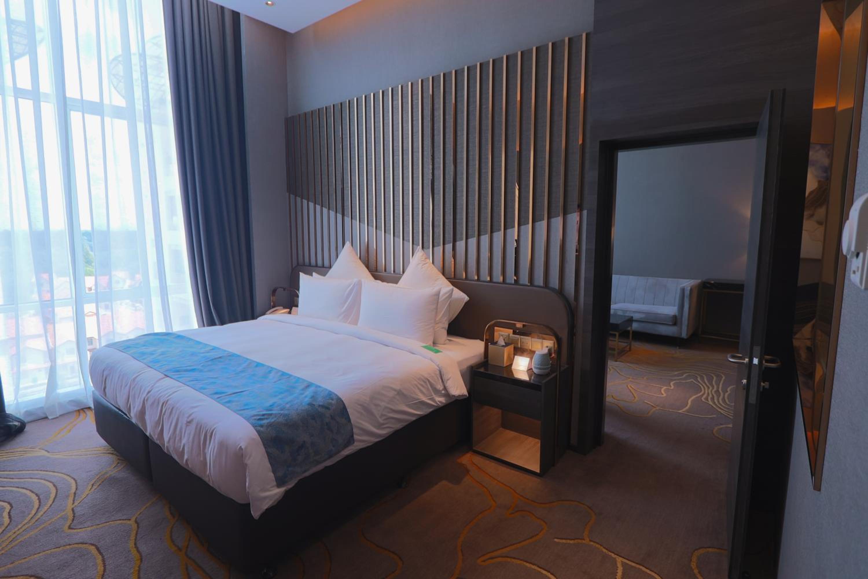 Merchant Suite - Photo 5