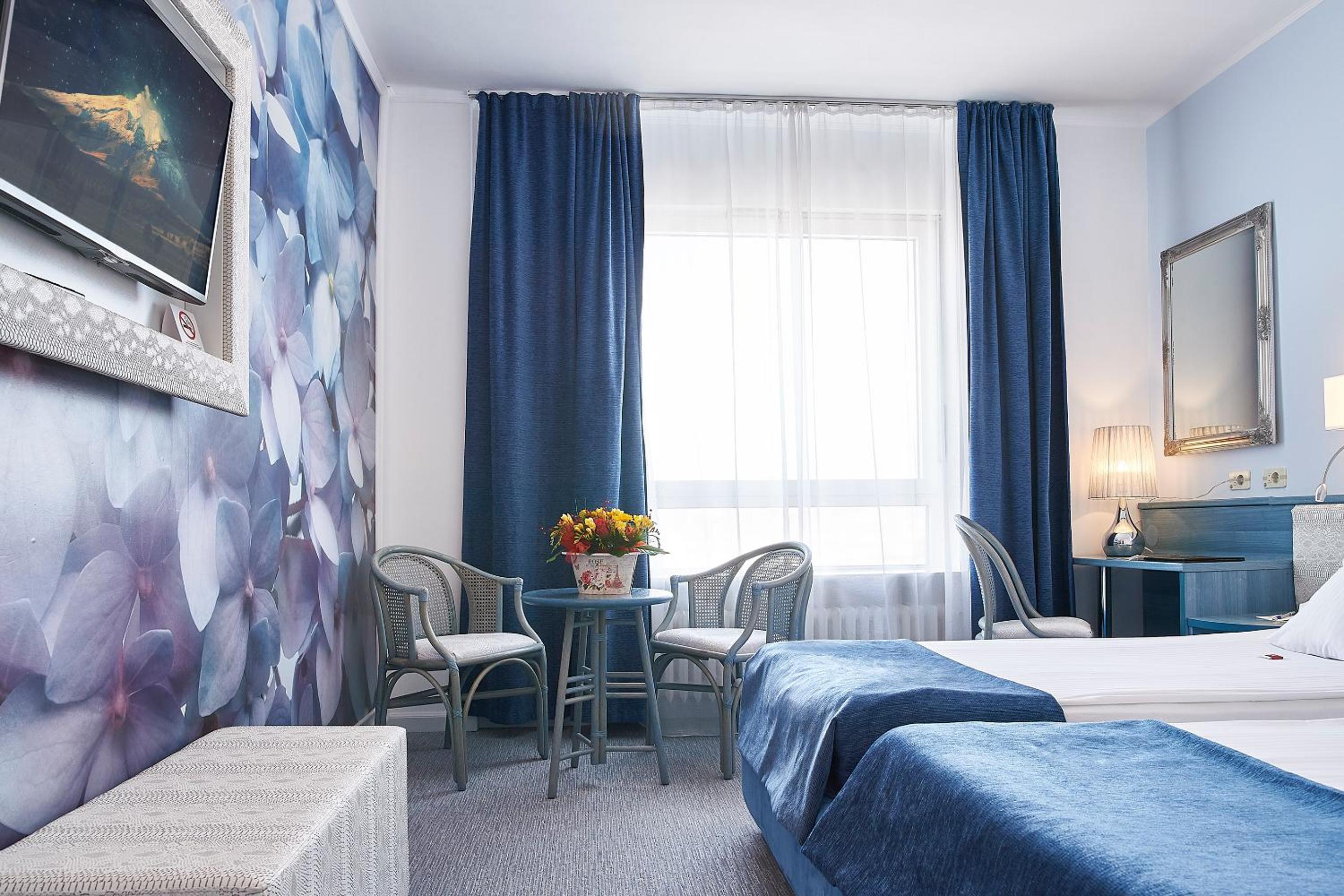Standard Twin Room - Photo 8