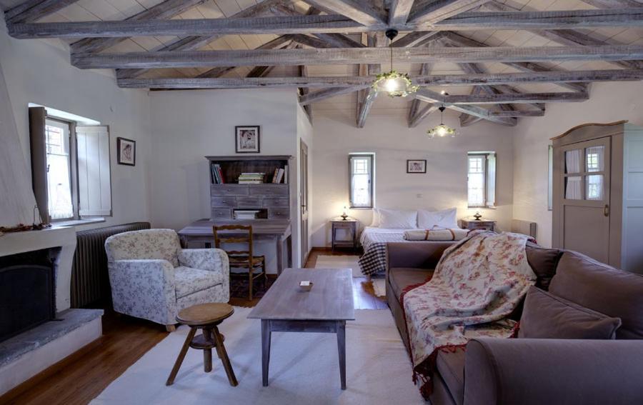 Standard Double Room - Photo 1