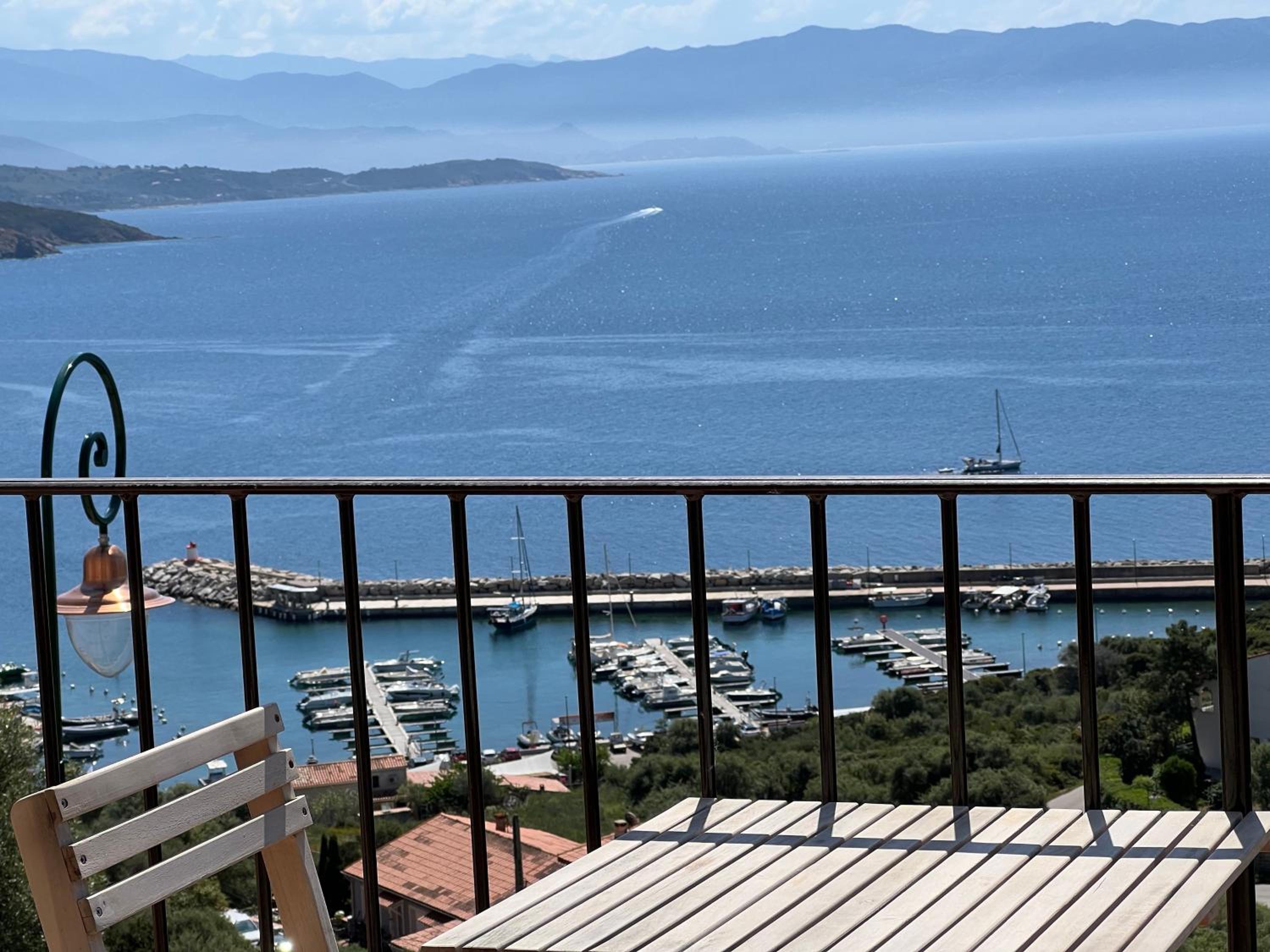 Apartment with Sea View photo 2