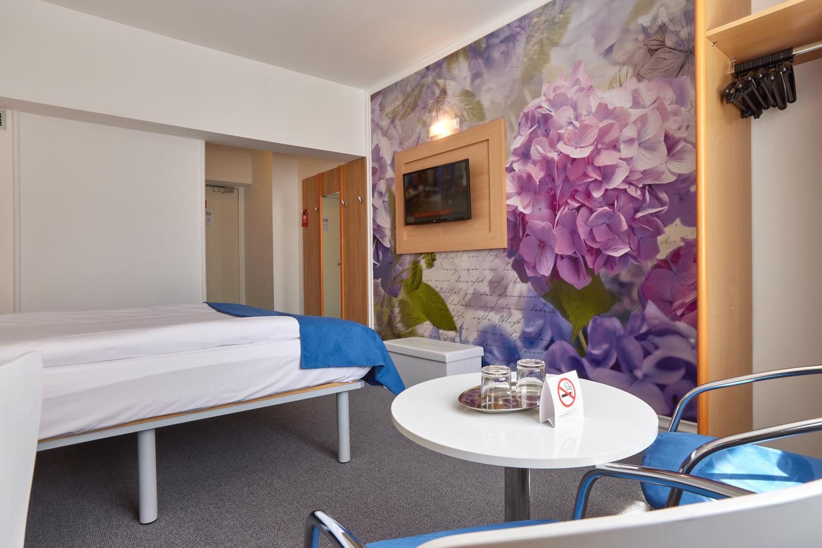 Standard Double Room - Photo 4