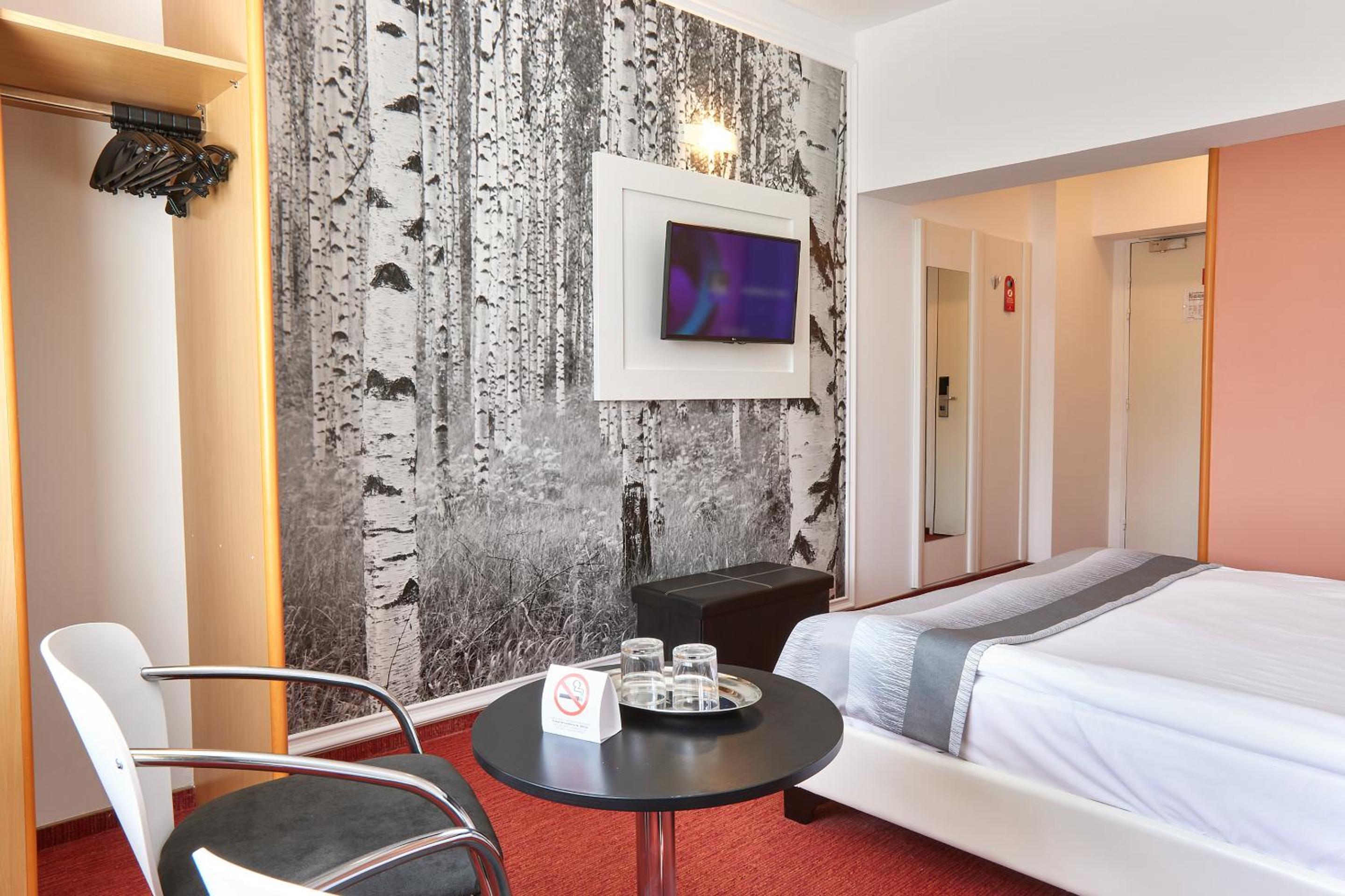 Standard Double Room - Photo 2