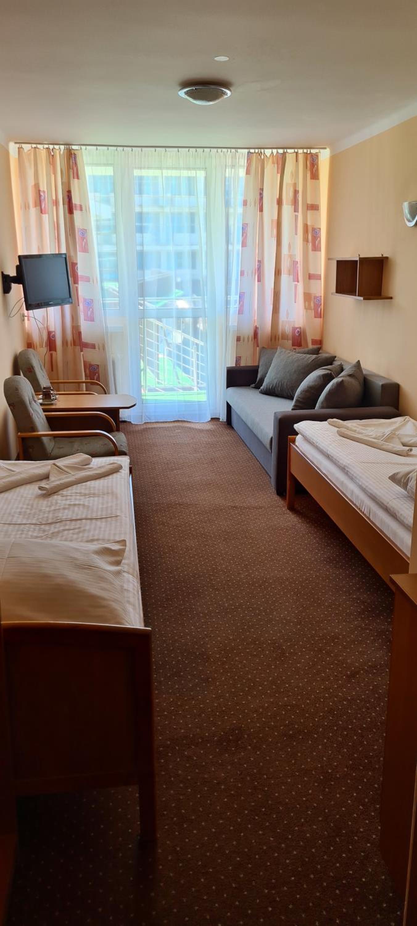 Triple Room photo 2