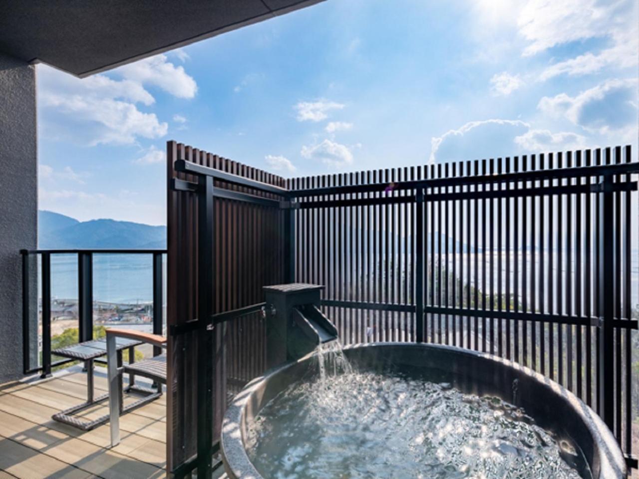 Modern Japanese Style Junior Suite Room with Open Air Bath - Non-Smoking photo 2