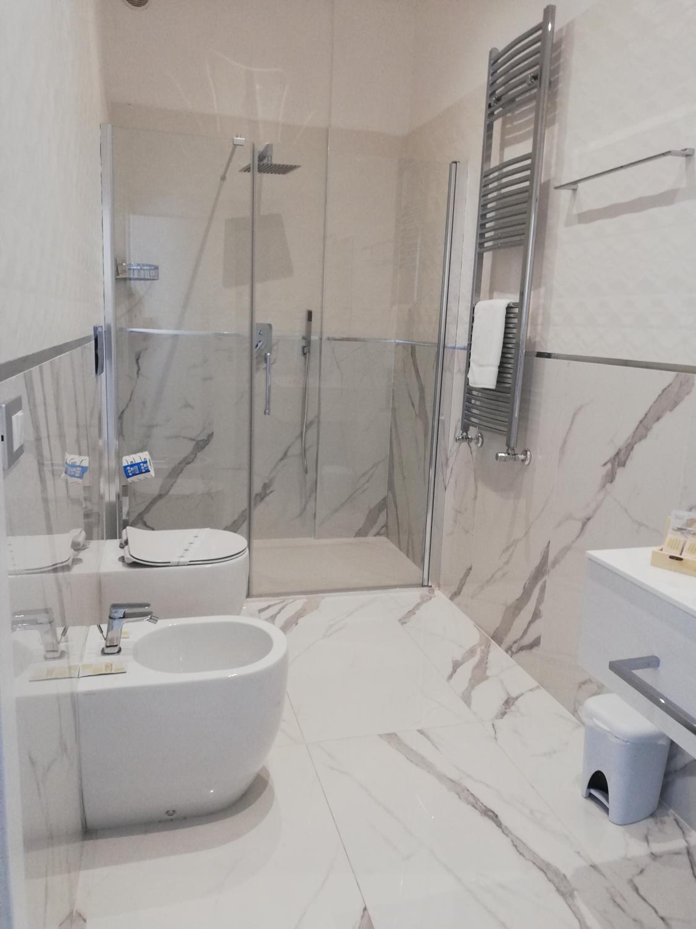 Standard Triple Room - Photo 10