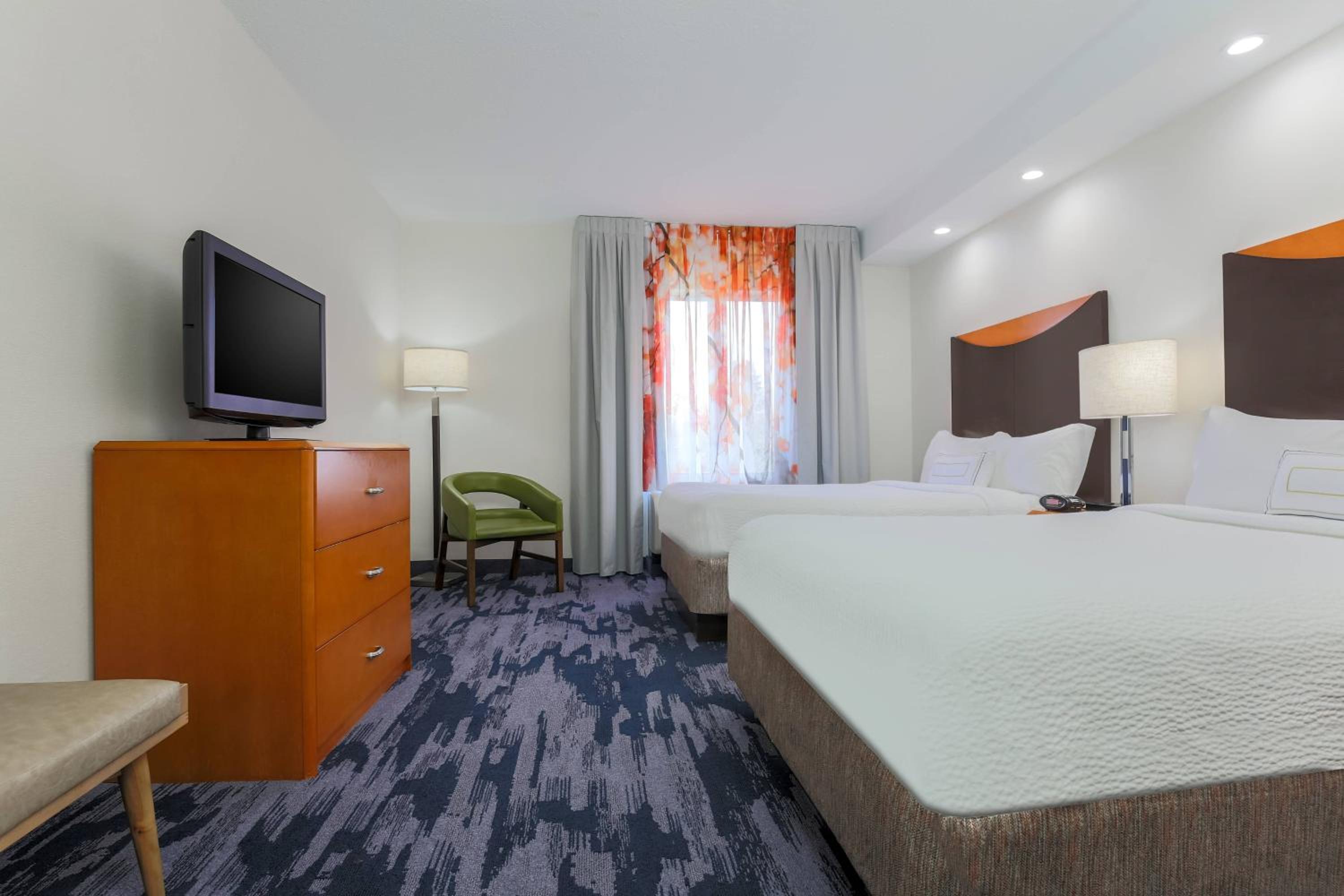 Double Room with Two Double Beds, Roll-In Shower and Sofa Bed - Mobility Access