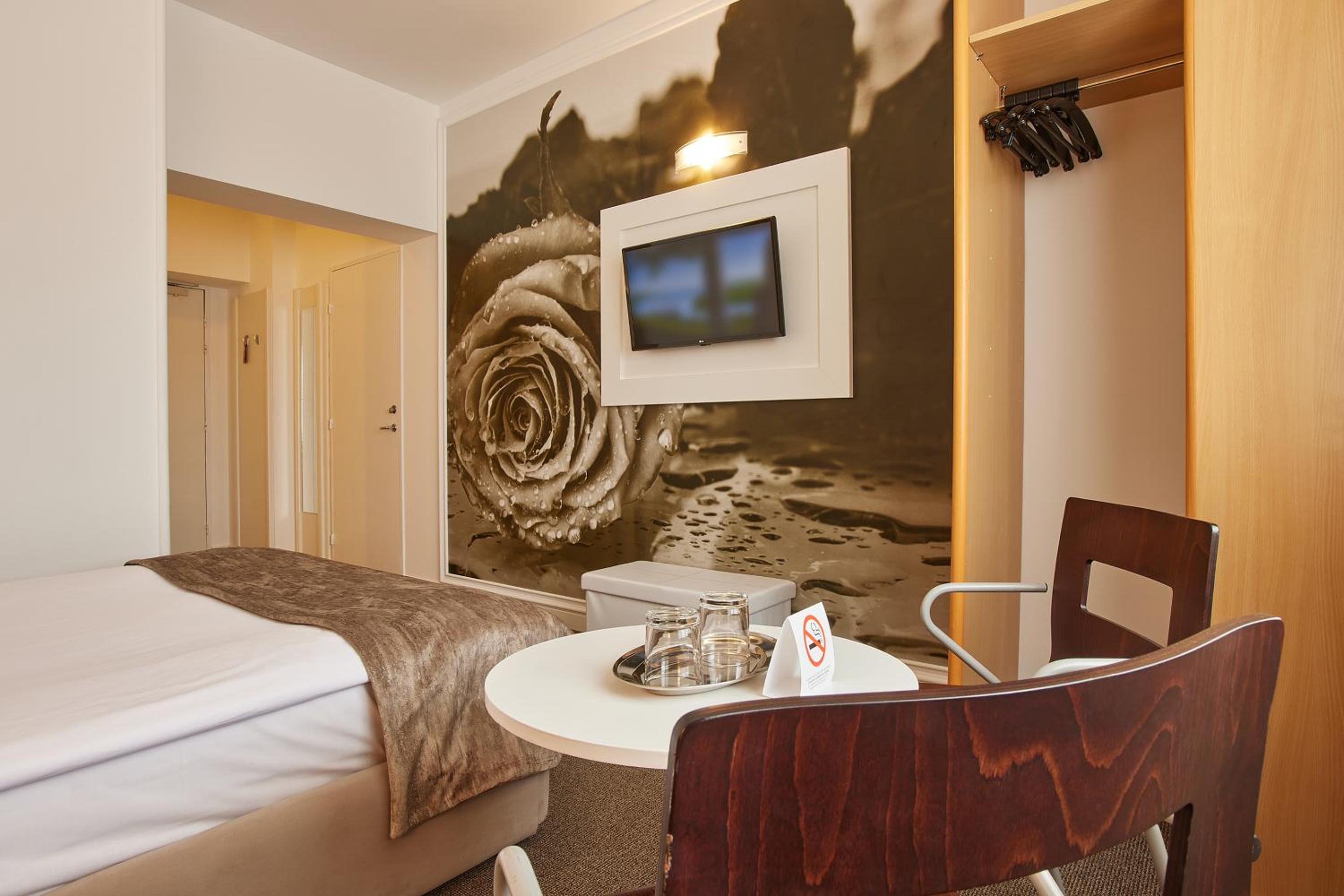 Superior Double Room - Photo 8