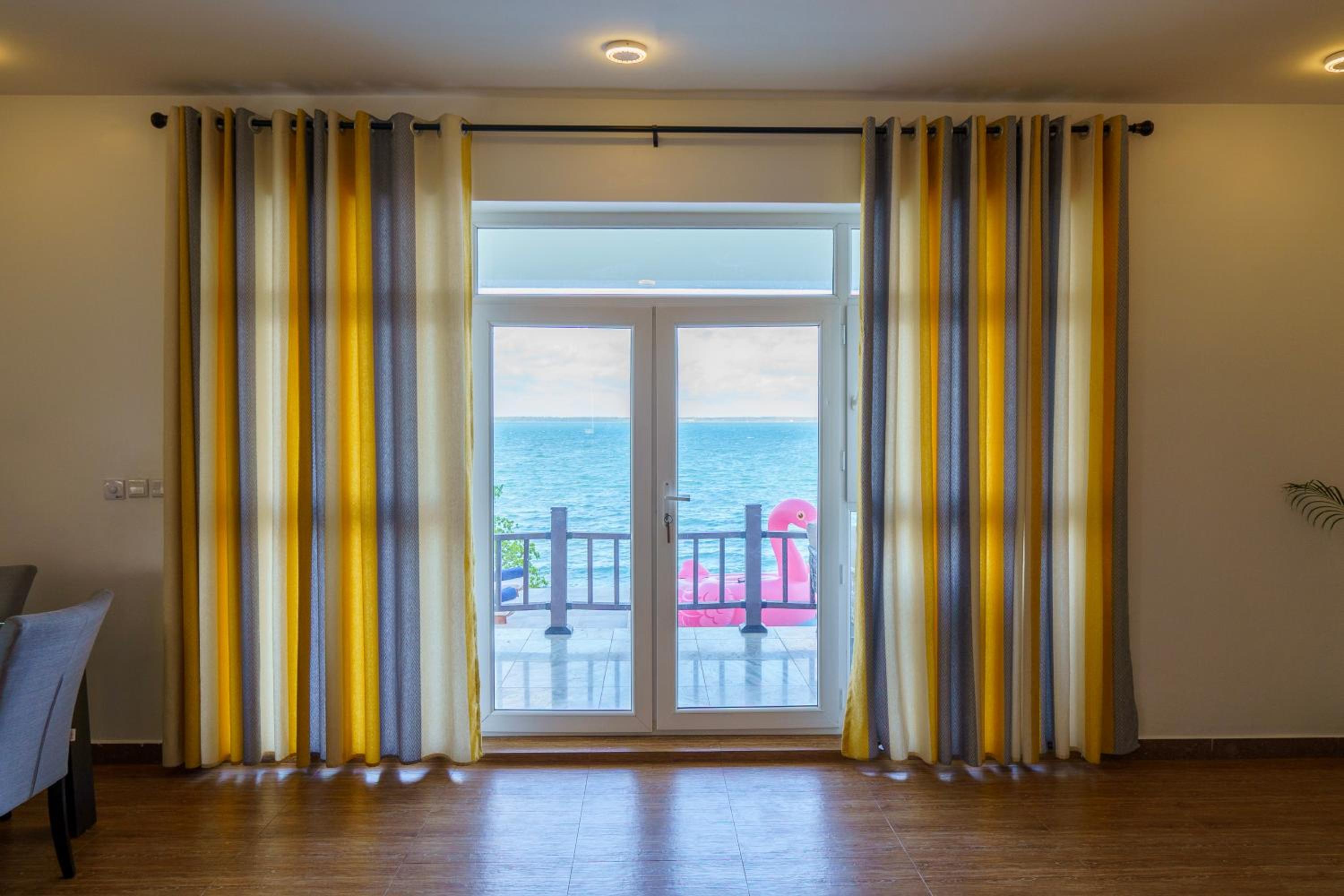 Villa - Beach Front - Photo 29