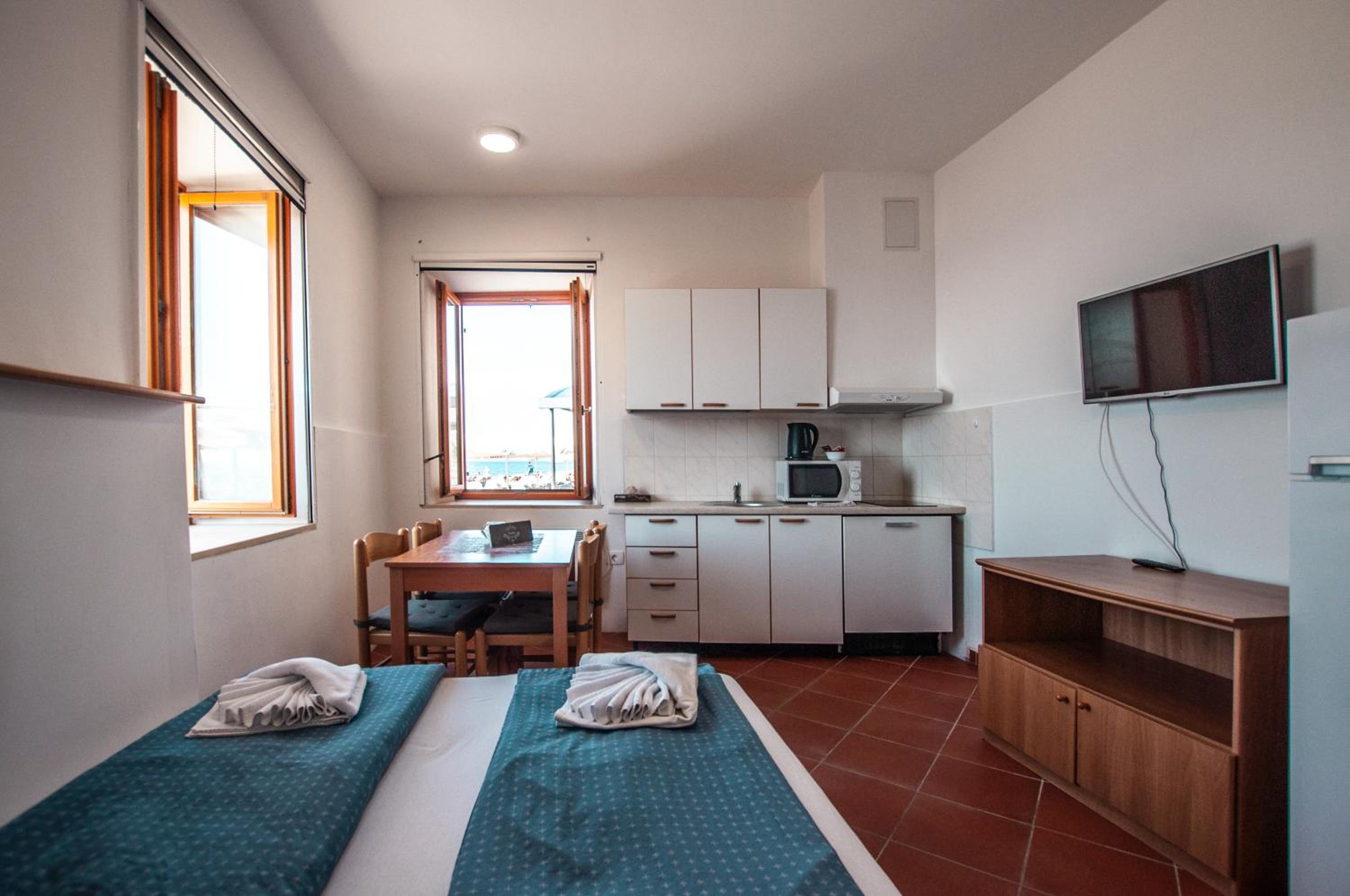 Apartment - Ground Floor - Photo 3