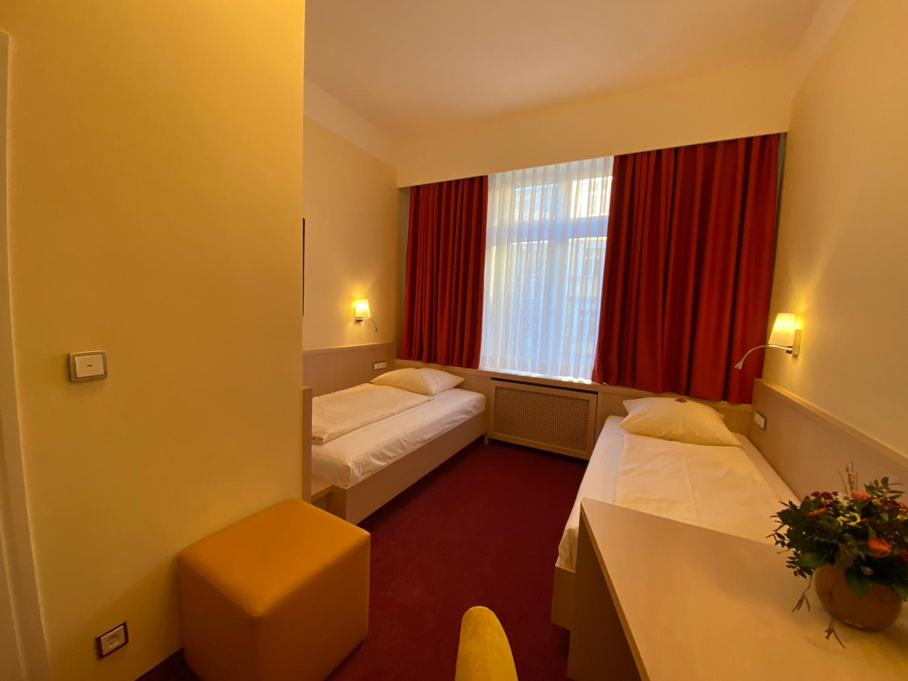 Twin Room photo 2