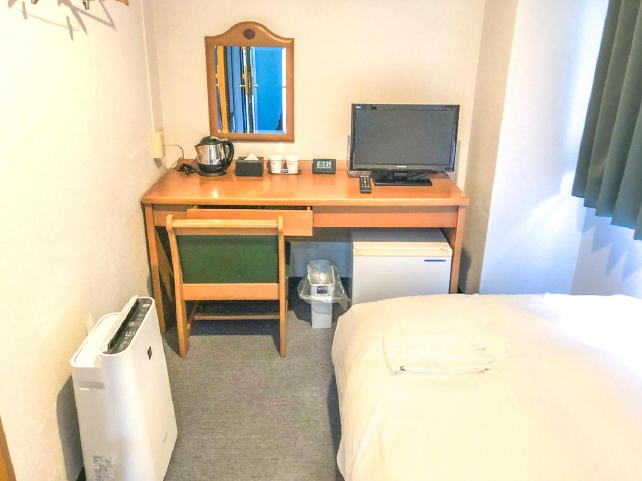 Single Room - Smoking - Photo 1