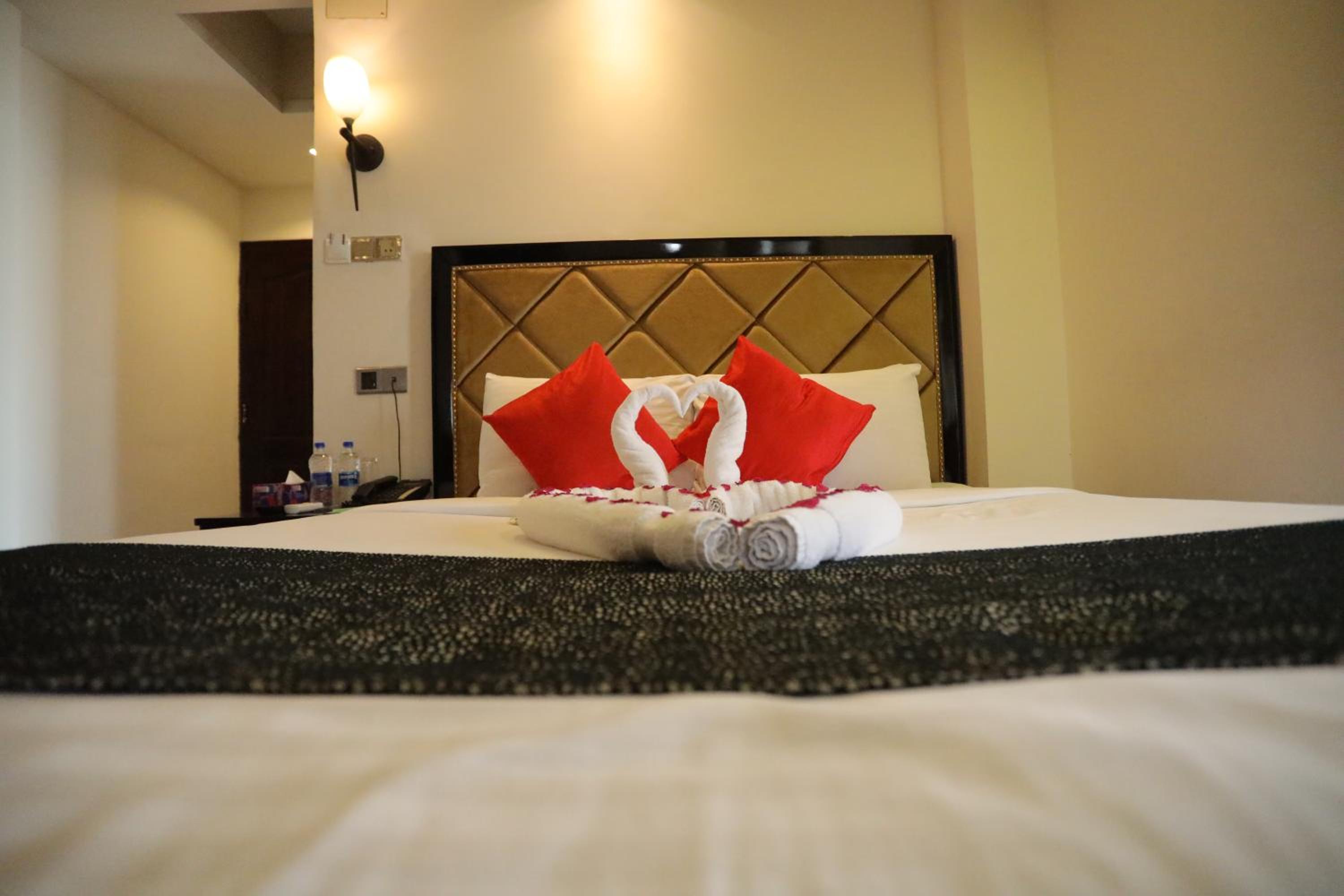 Deluxe Room - Photo 4