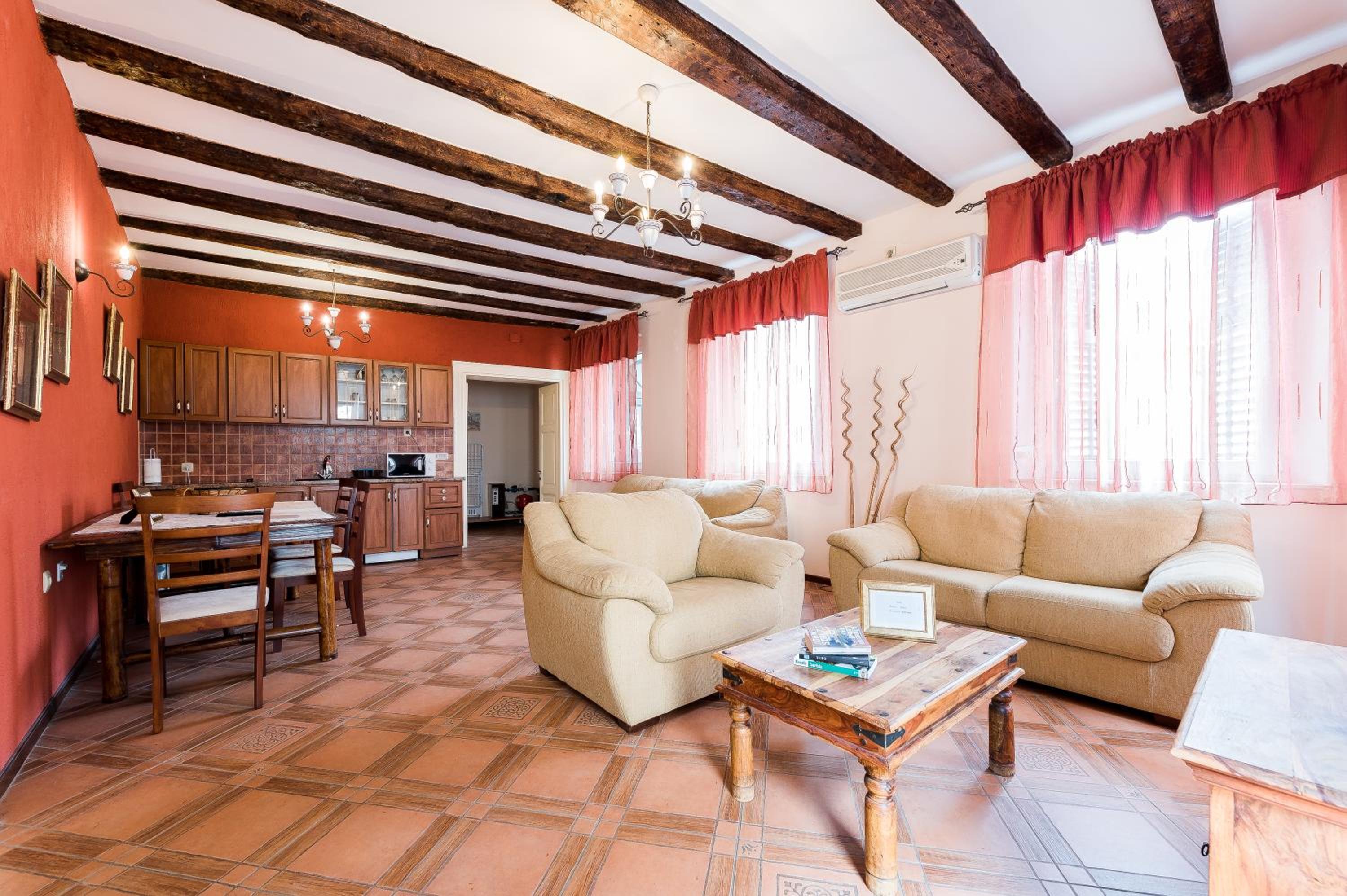One-Bedroom Apartment with Terrace - Photo 2