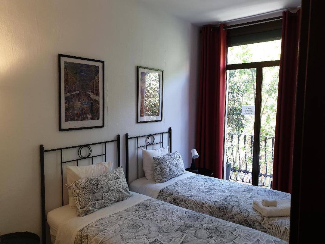 Double or Twin Room with Shared Bathroom photo 2