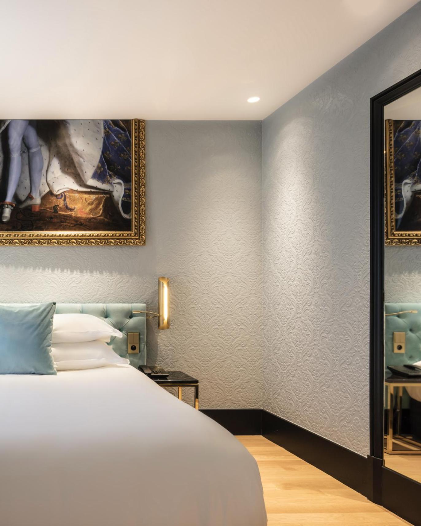 Superior Room with Eiffel Tower view photo 3
