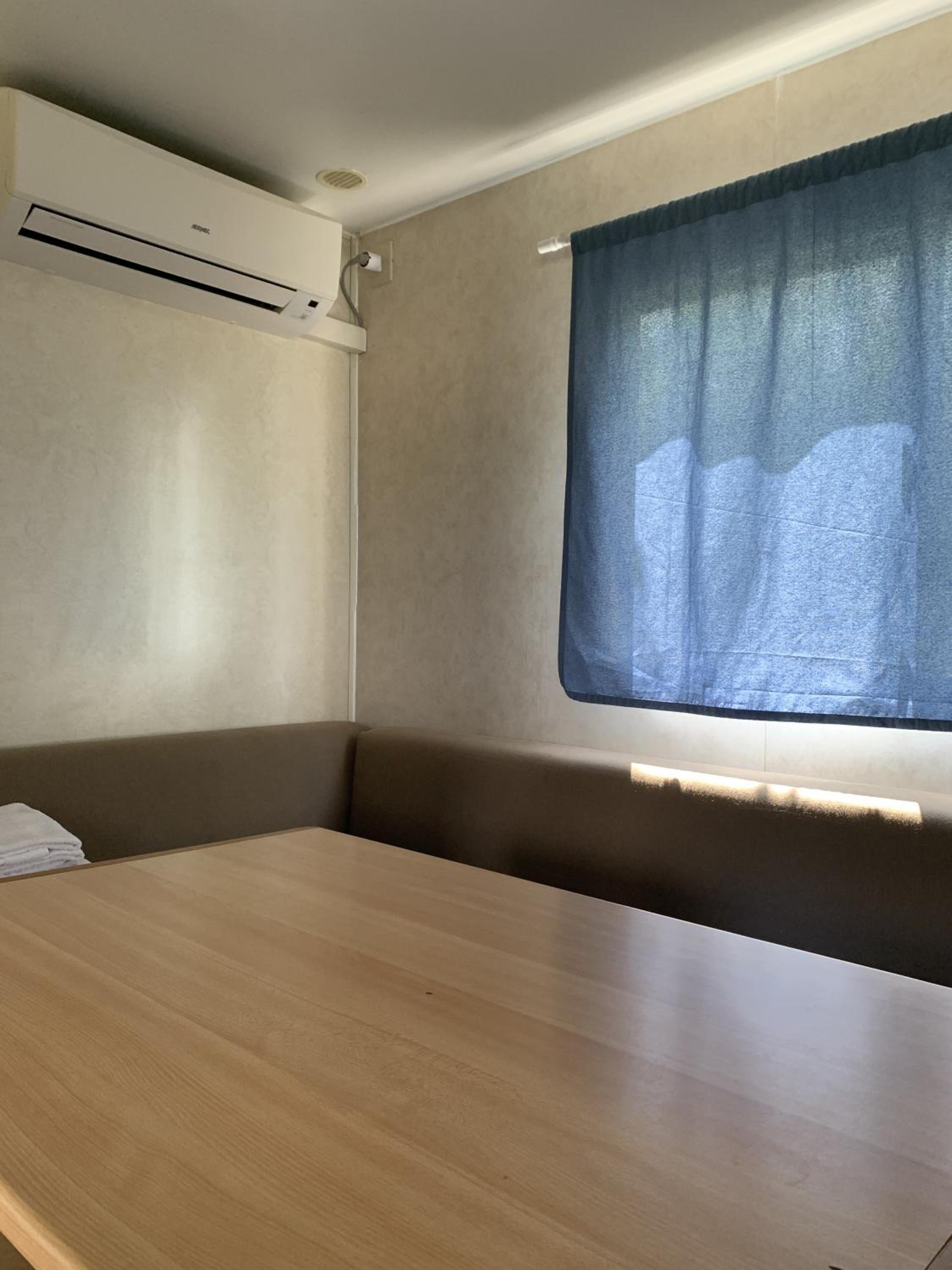 Mobile Home photo 3