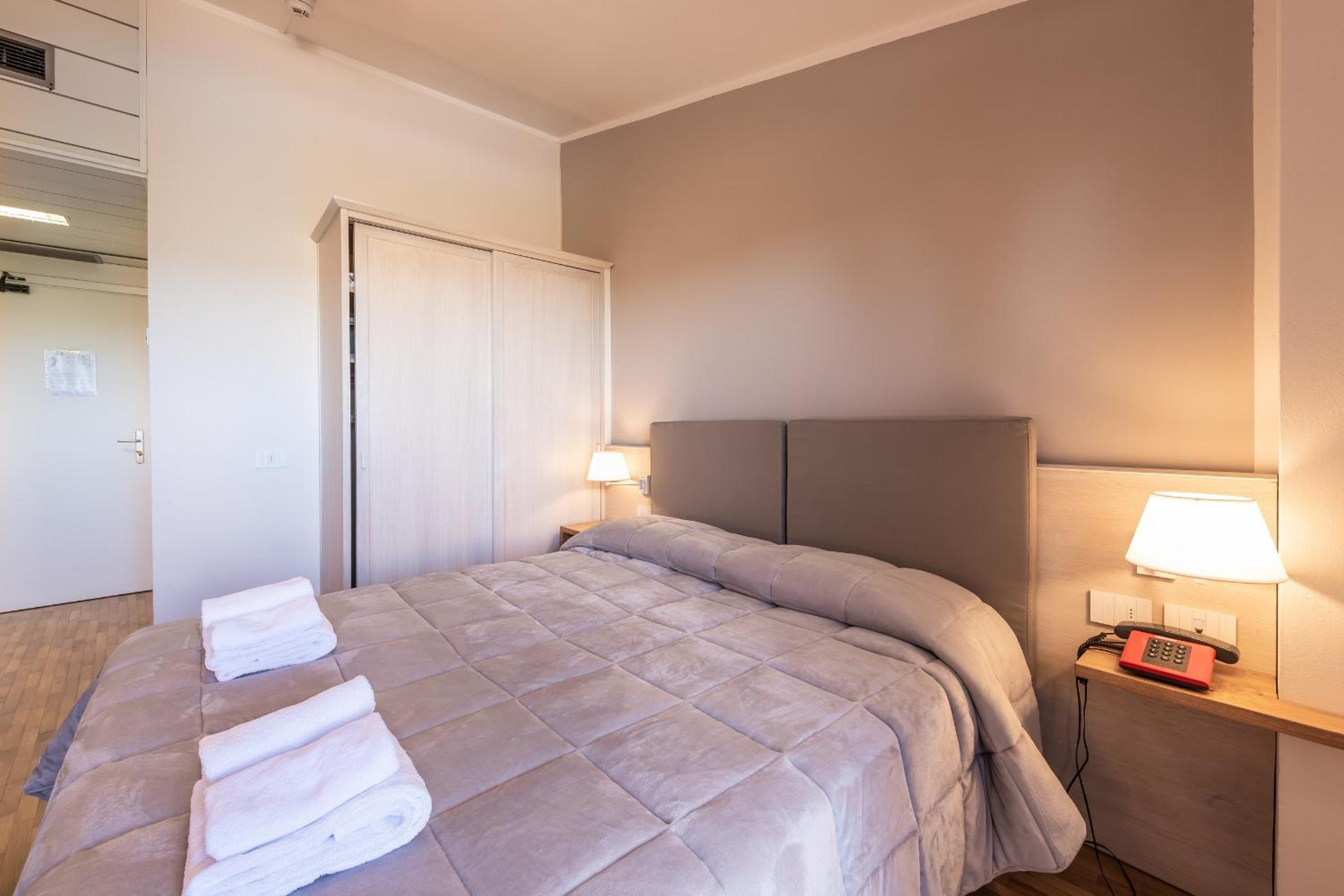 Triple Room with View - Photo 3