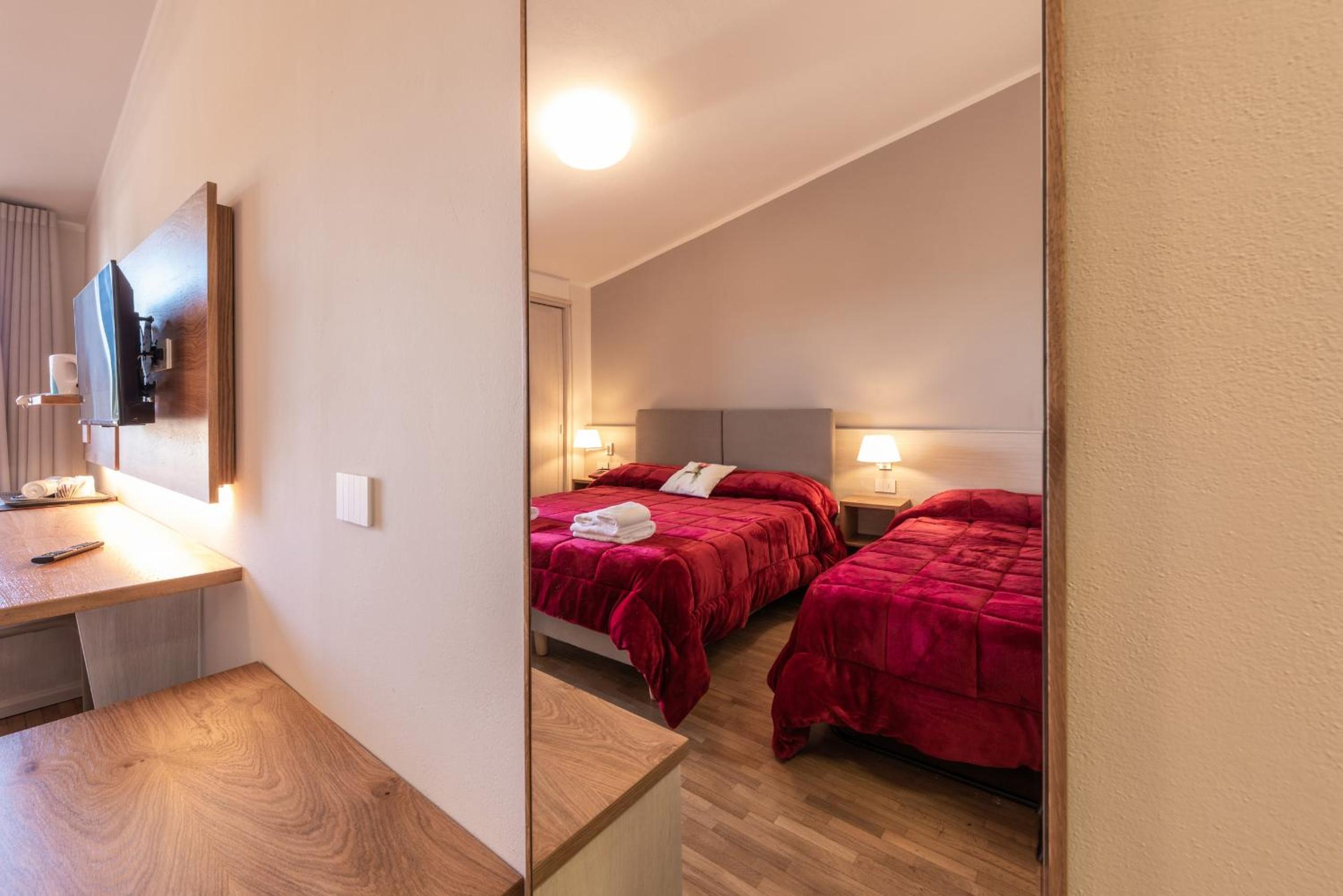 Double or Twin Room - Photo 19