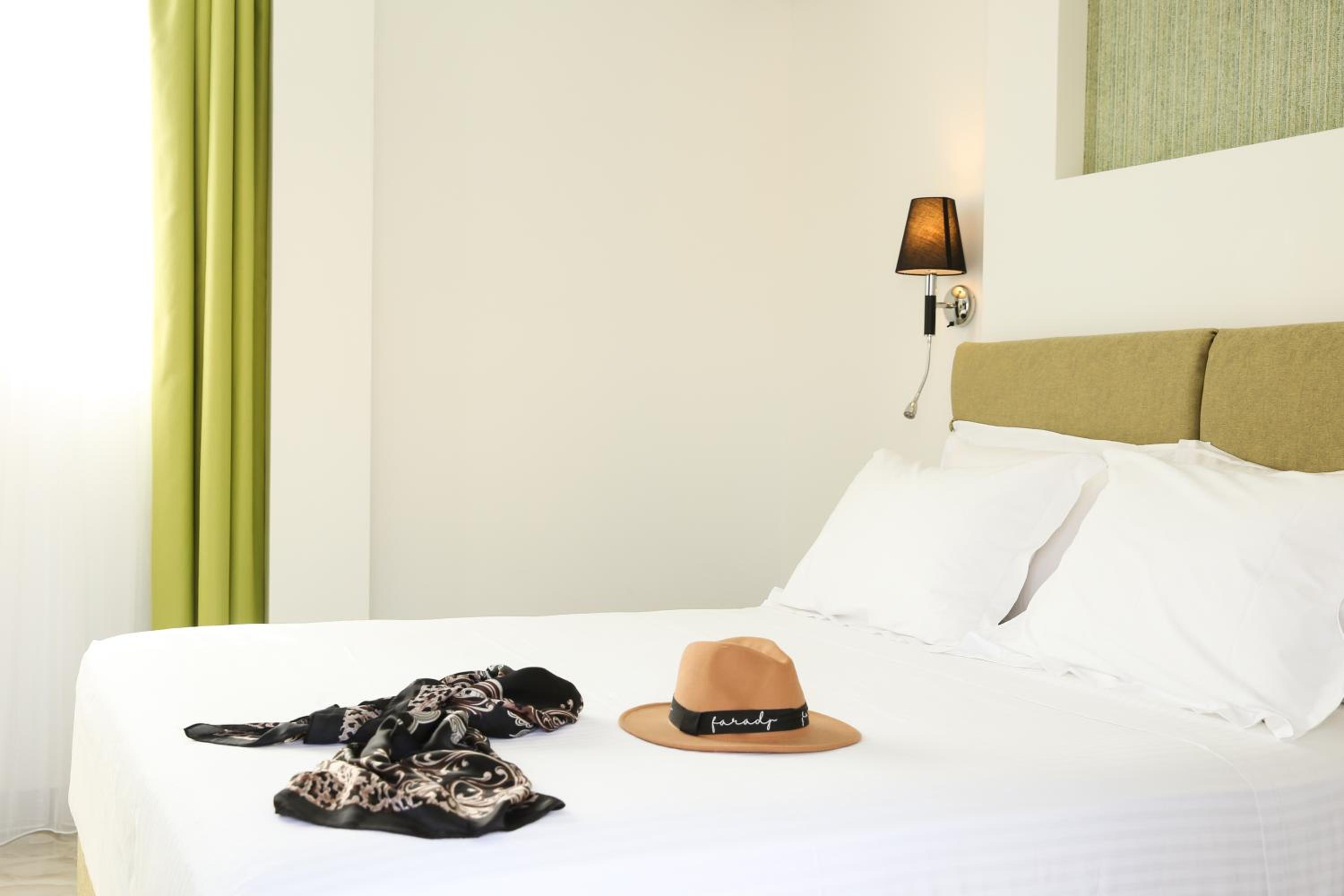 King Room with Spa Bath