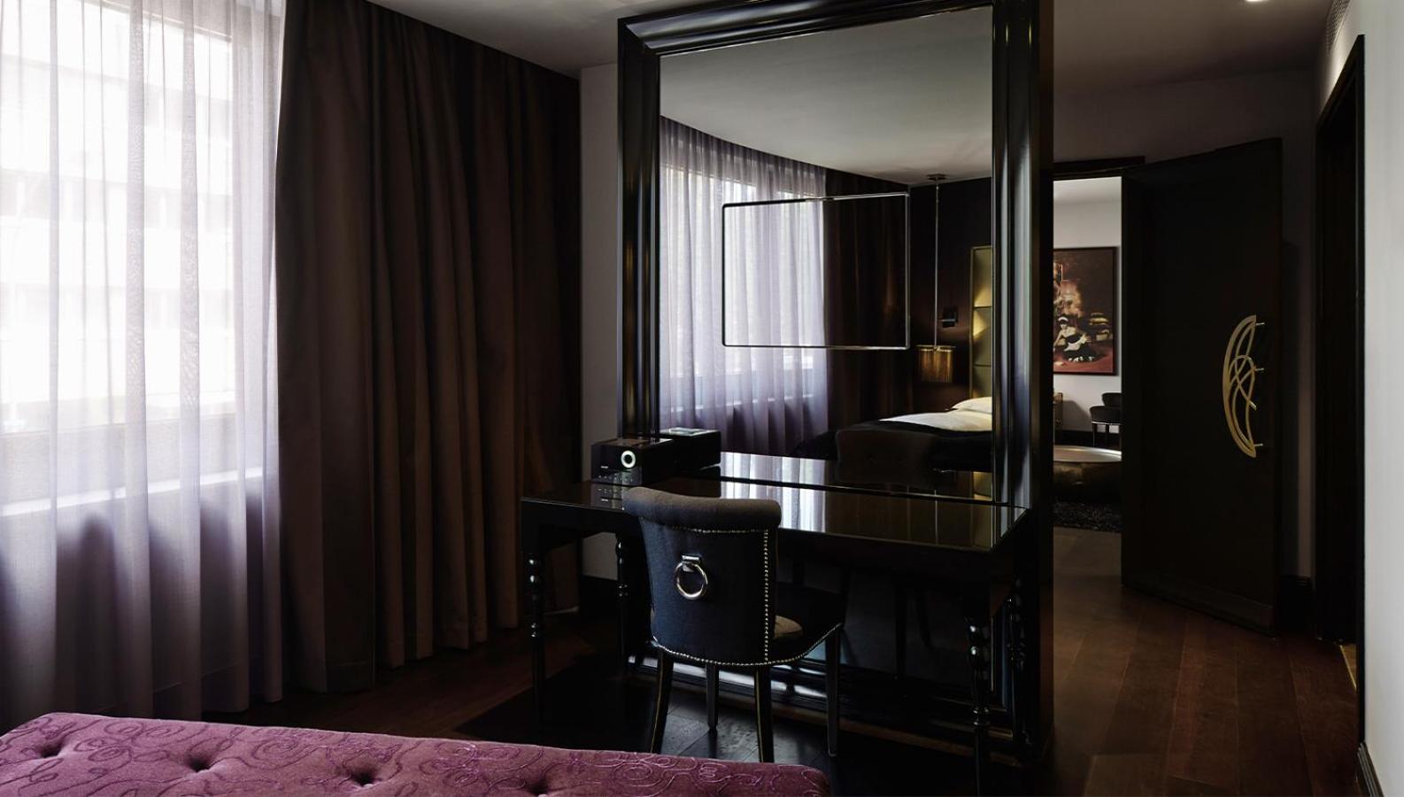 Roomers Suite