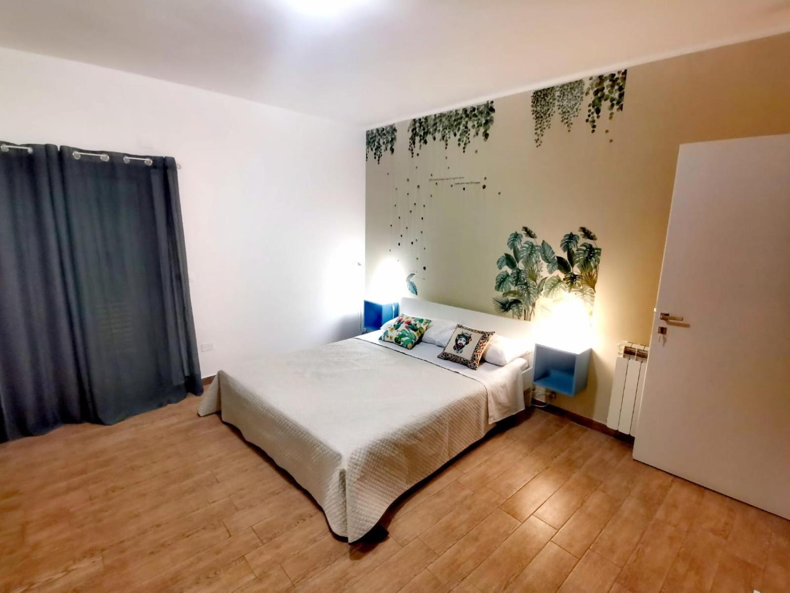 Double Room with Balcony - Photo 11